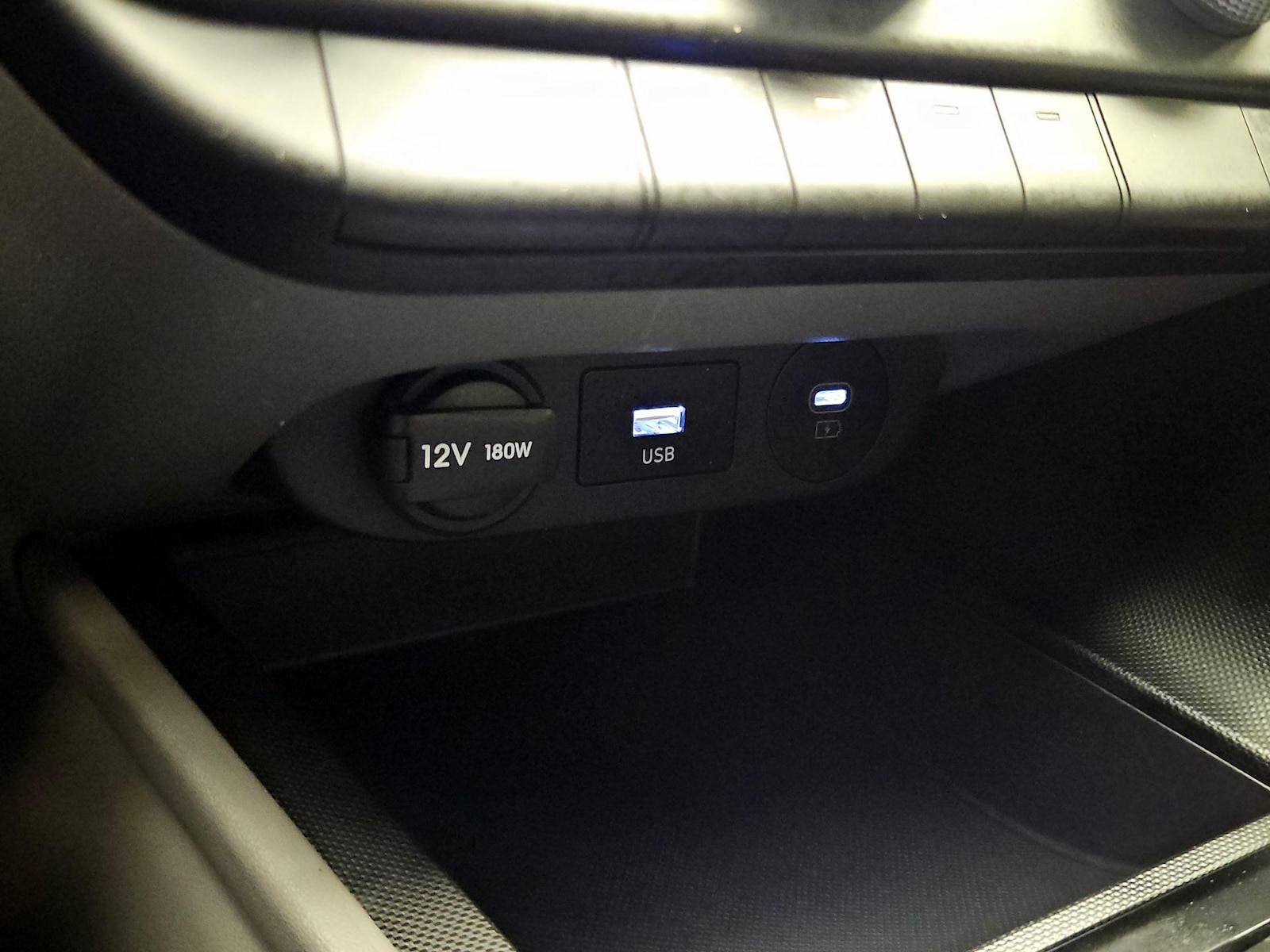 2025 Hyundai Elantra SE - Photo 19