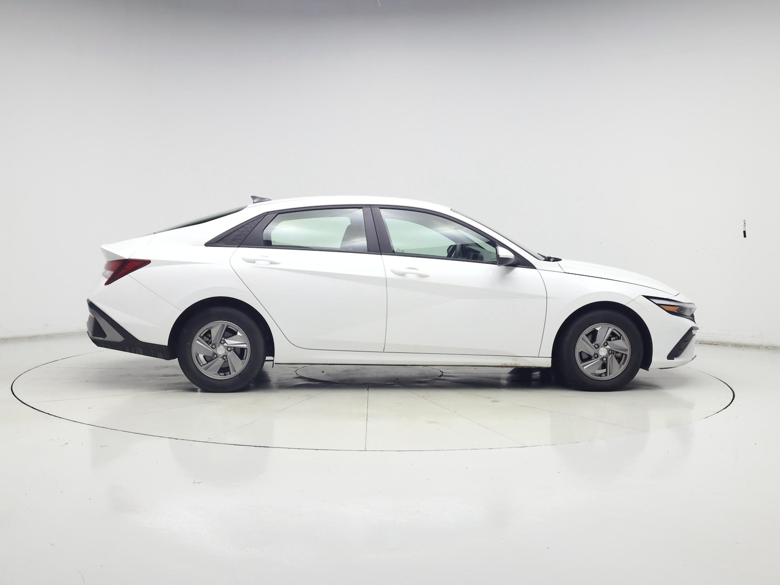 2025 Hyundai Elantra SE - Photo 8
