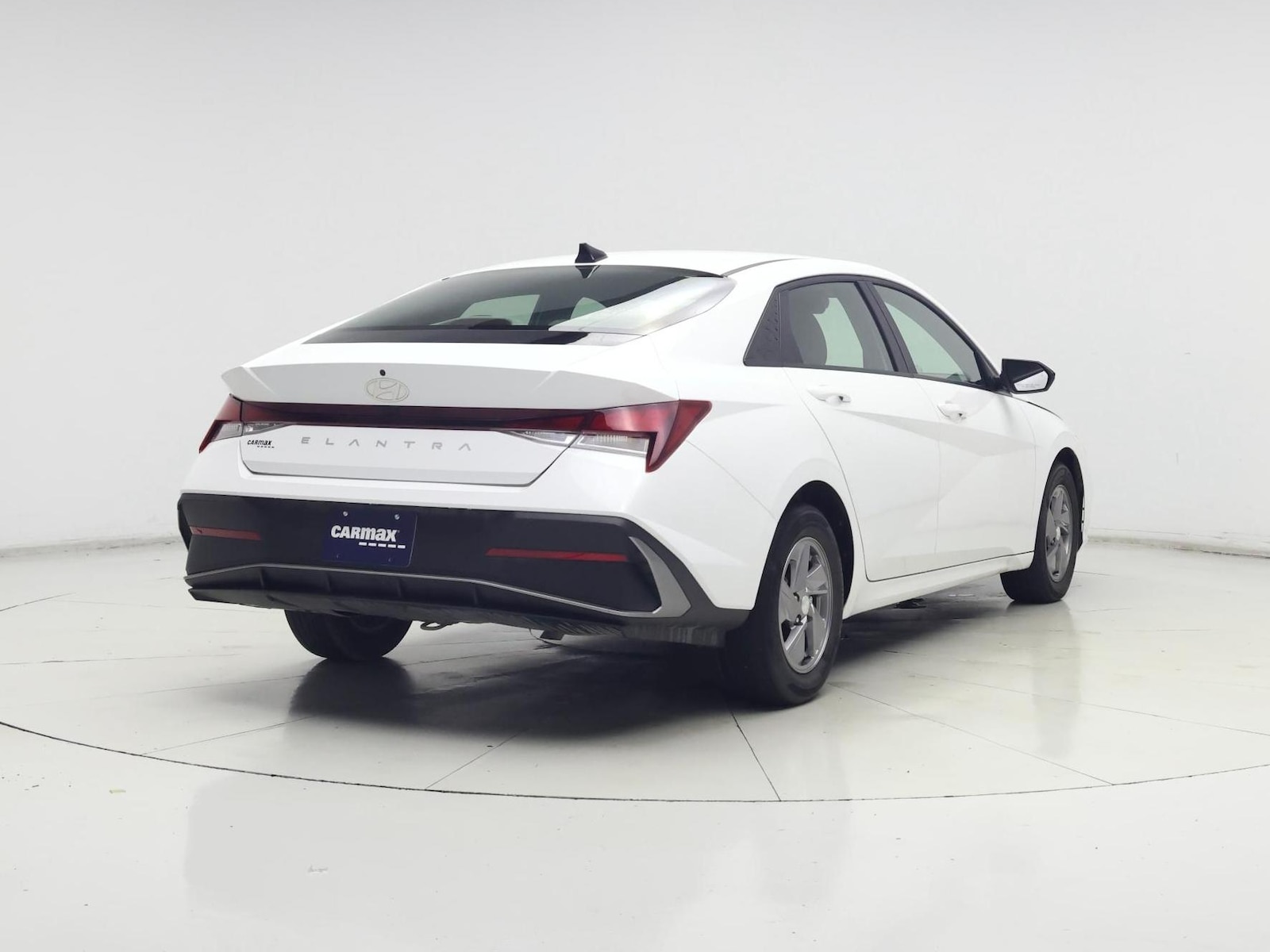 2025 Hyundai Elantra SE - Photo 9