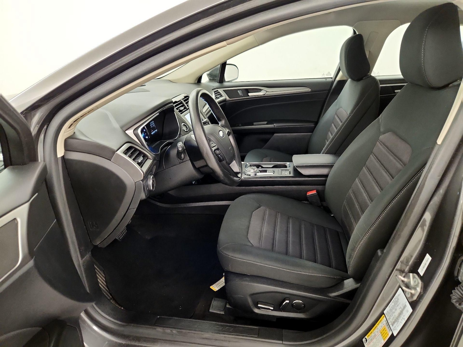 2020 Ford Fusion Hybrid SE - Photo 12