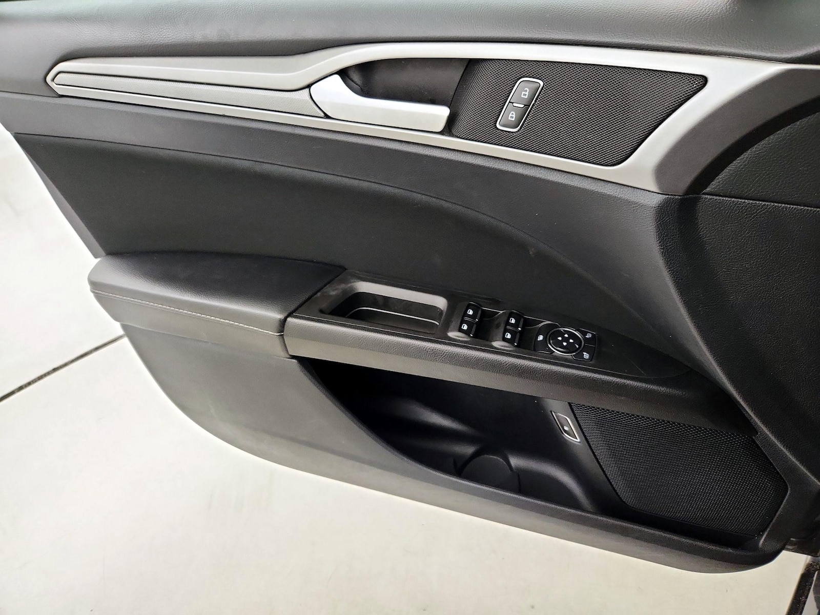 2020 Ford Fusion Hybrid SE - Photo 13