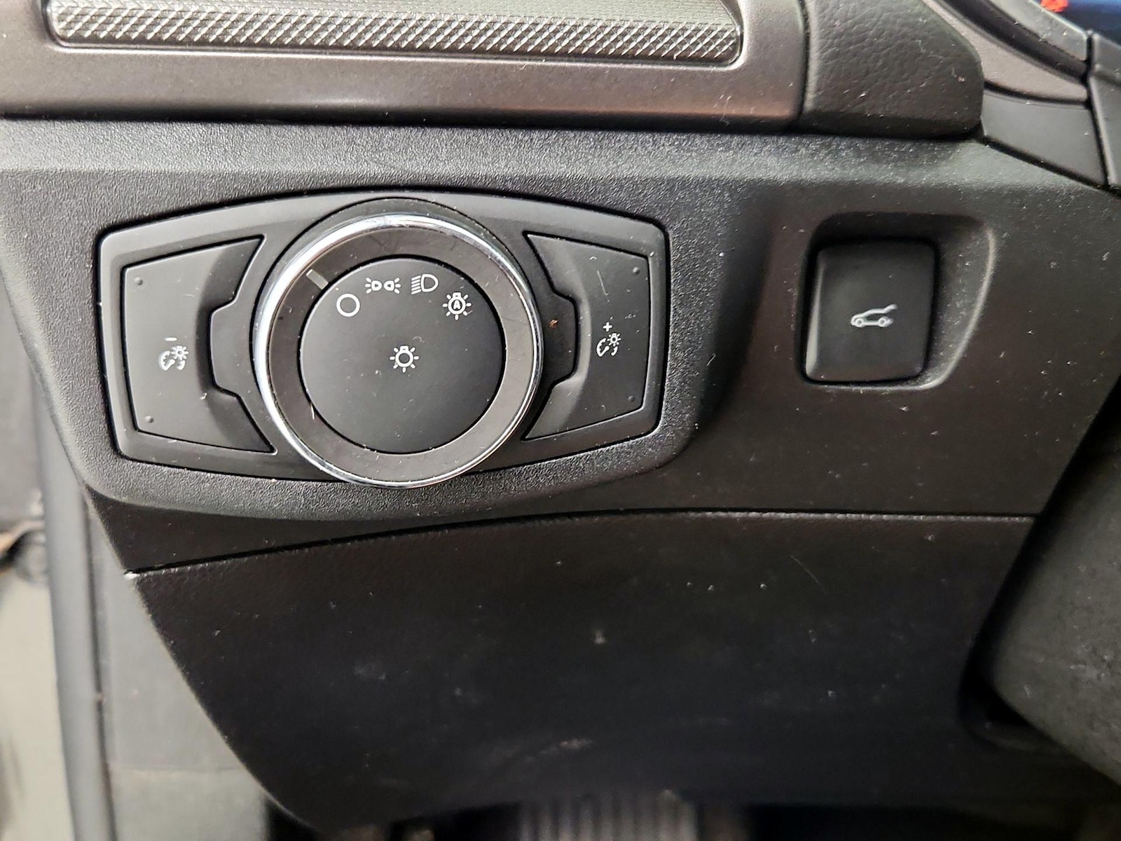 2020 Ford Fusion Hybrid SE - Photo 14