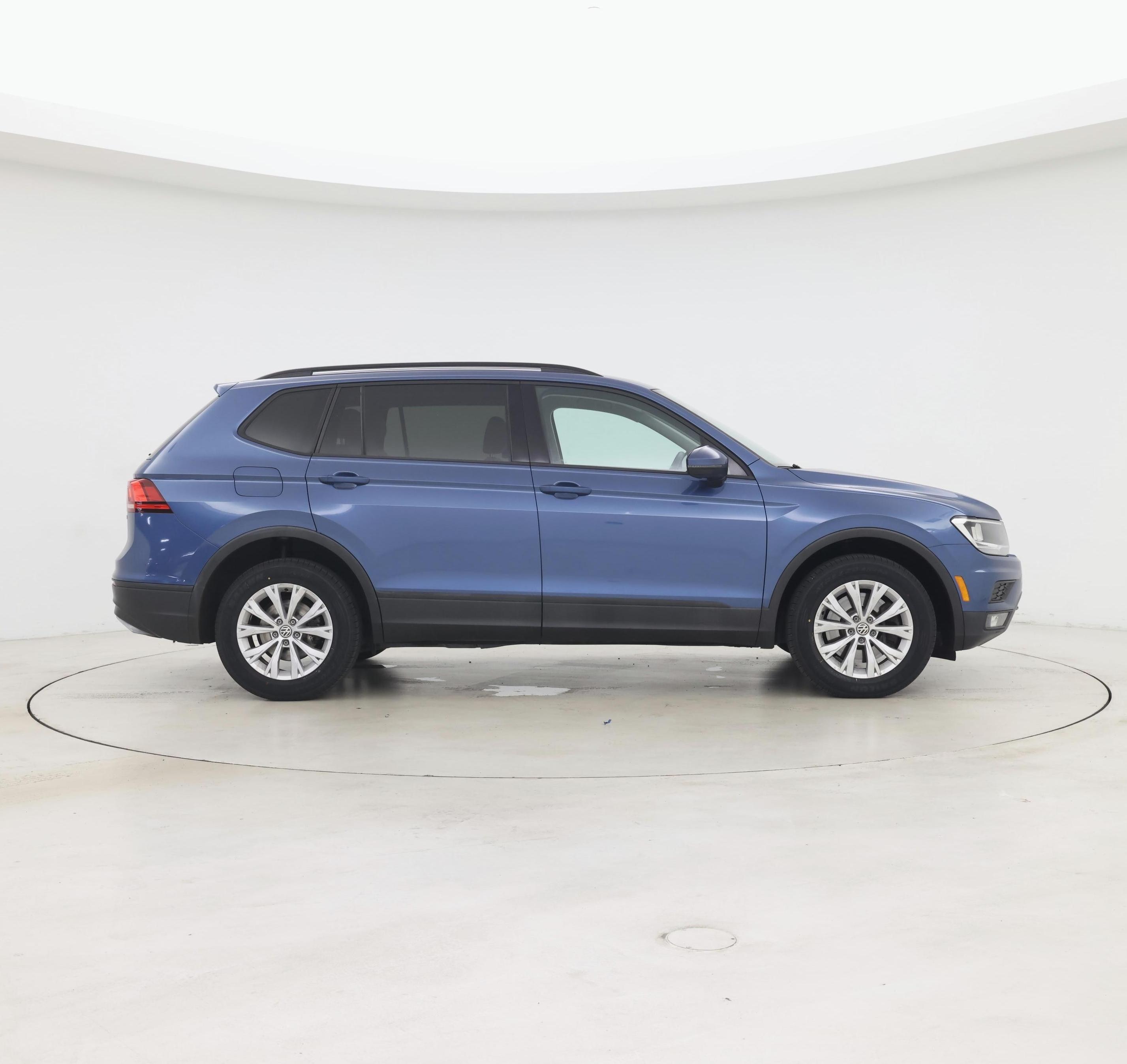 Thumbnail: 2018 Volkswagen Tiguan - 7