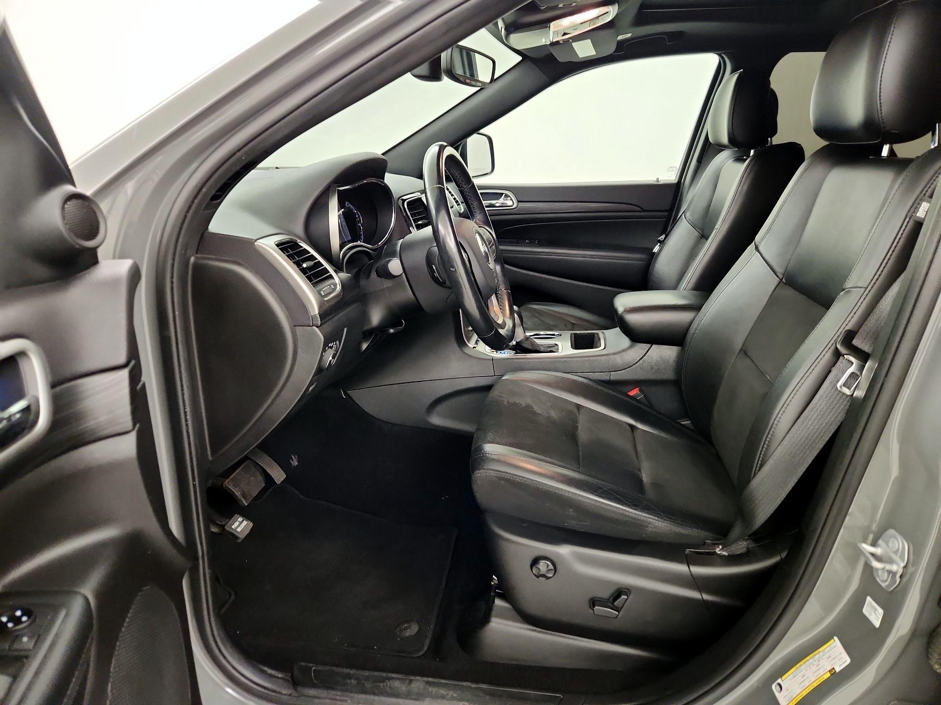 Thumbnail: 2019 Jeep Grand Cherokee - 11