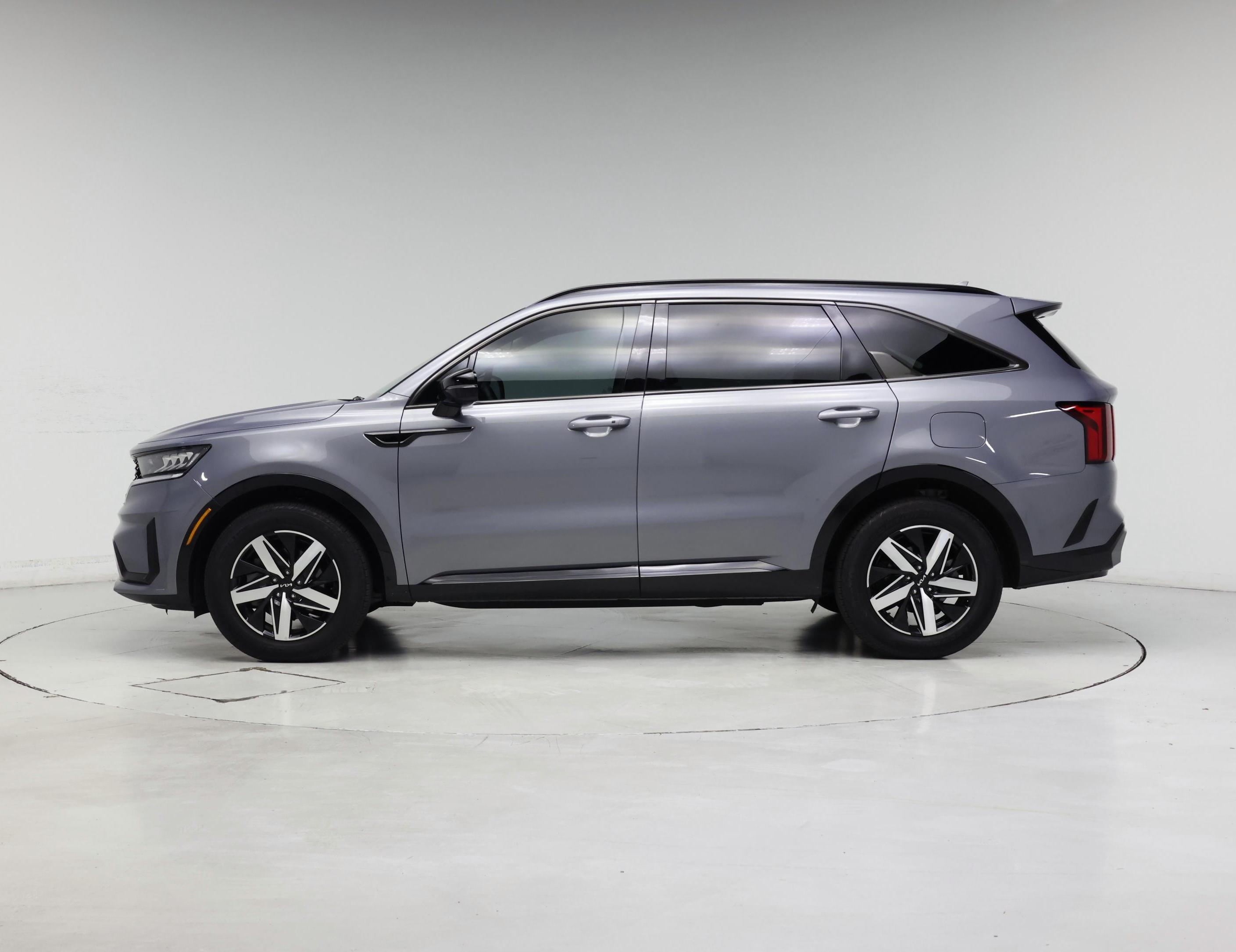 Thumbnail: 2023 Kia Sorento - 3
