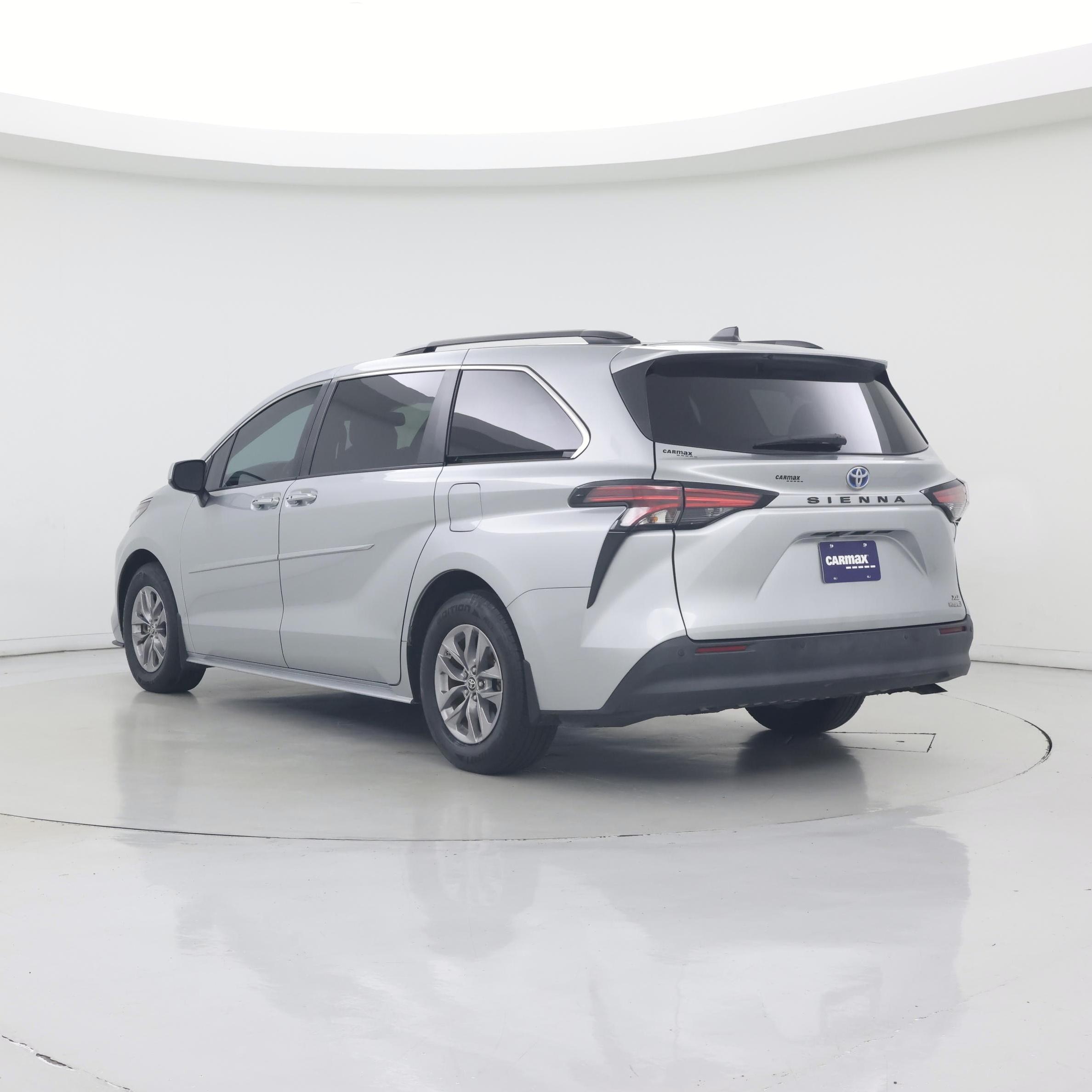 Thumbnail: 2022 Toyota Sienna - 2