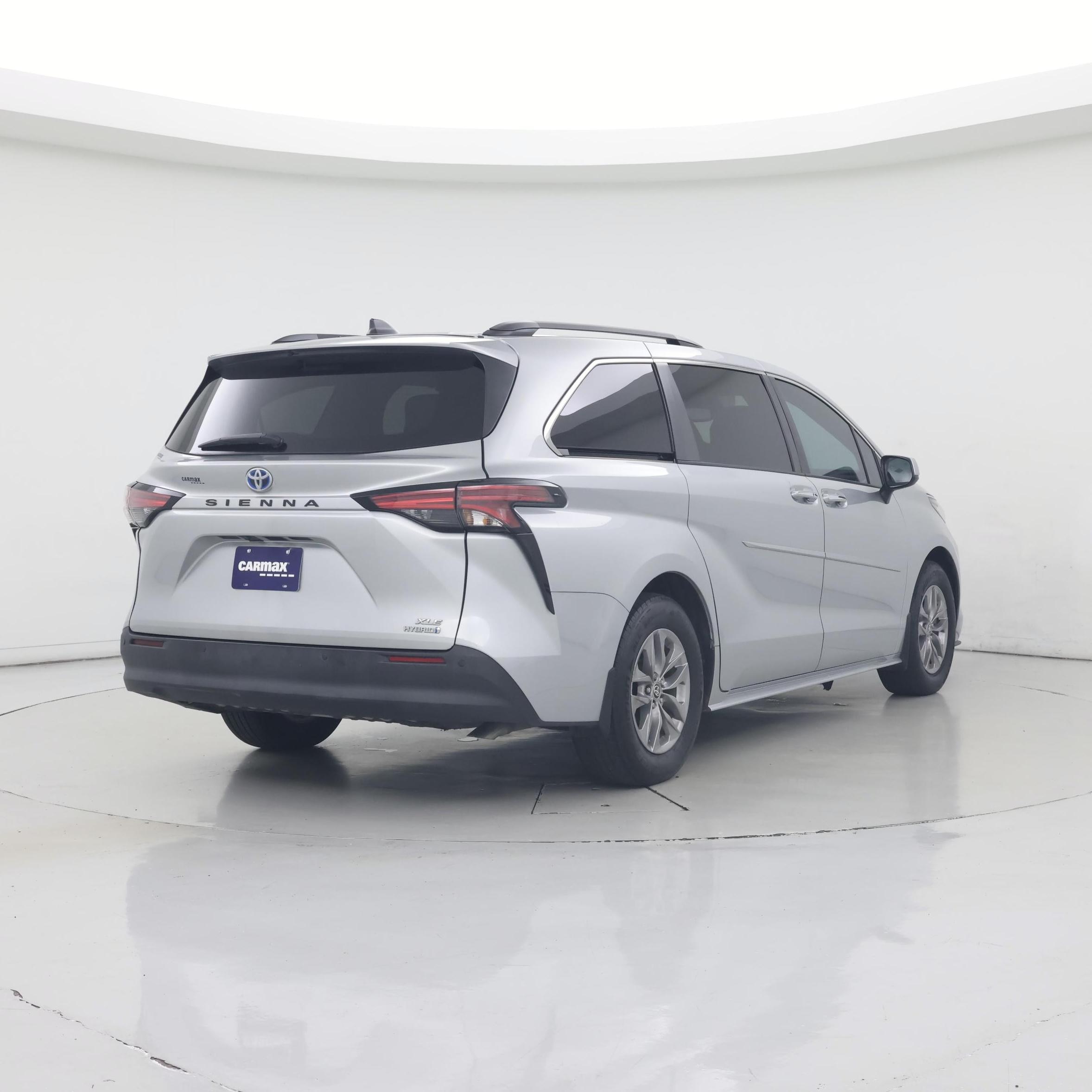Thumbnail: 2022 Toyota Sienna - 8