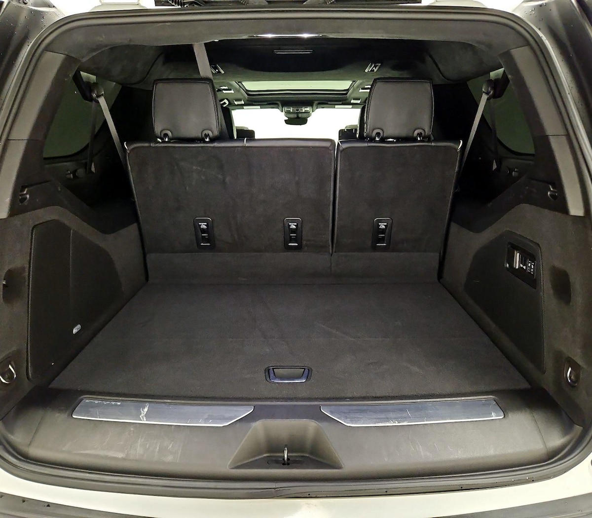 Trunk/Cargo (Seats Up)
