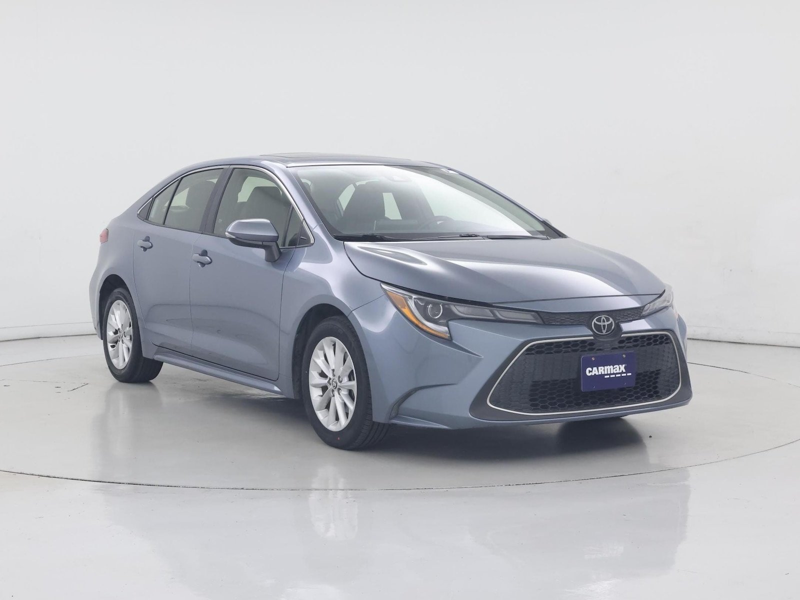 2020 Toyota Corolla XLE - Photo 2