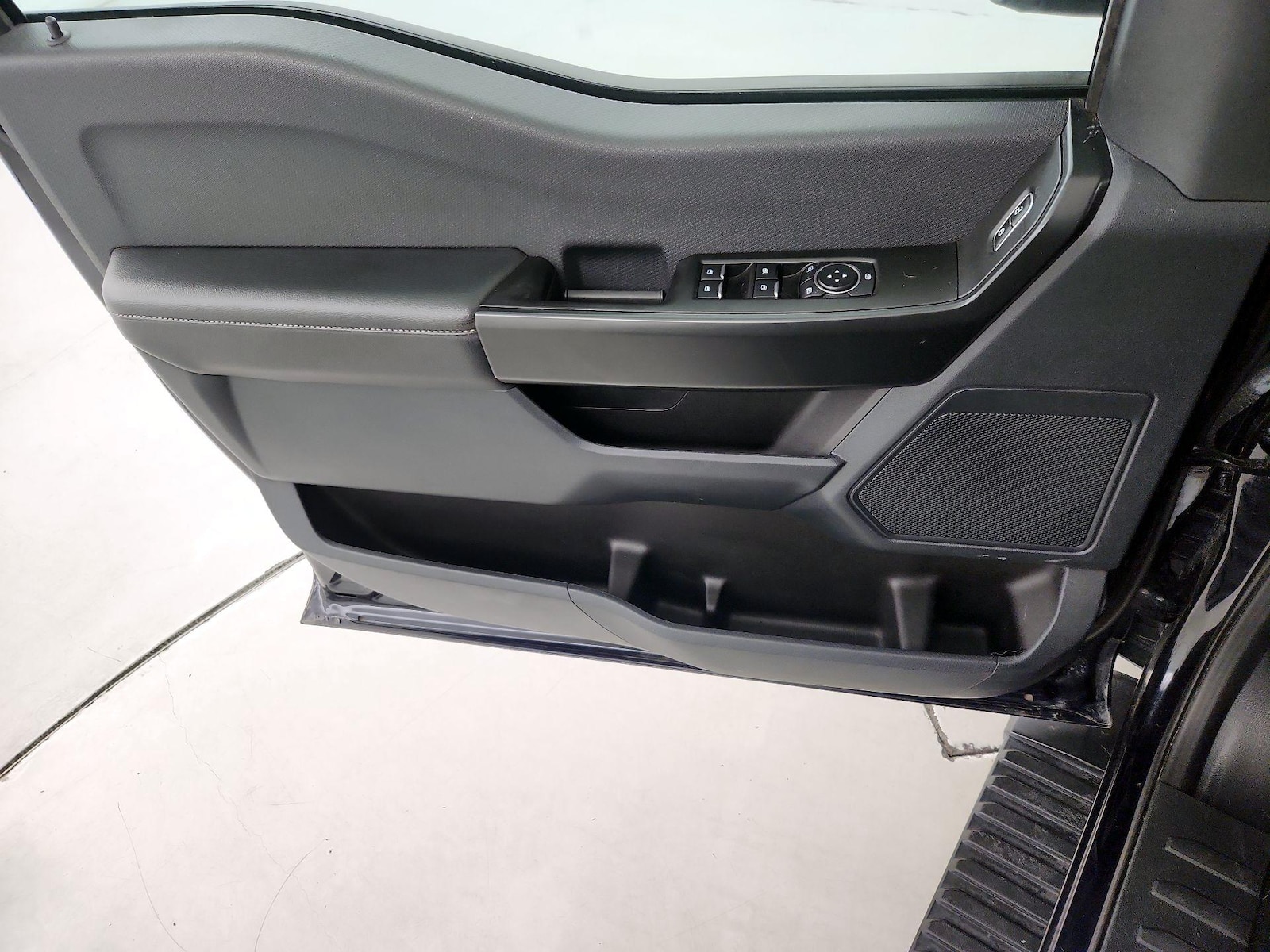 2023 Ford F-150 XL - Photo 13