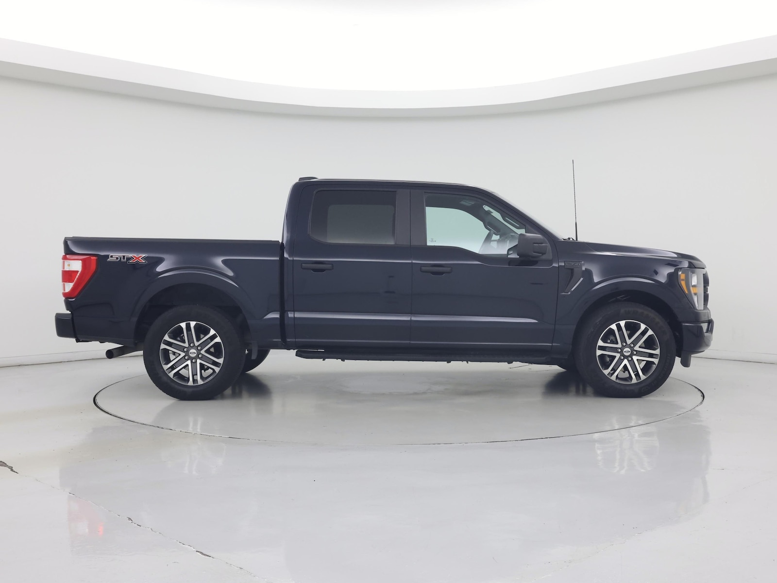 2023 Ford F-150 XL - Photo 8