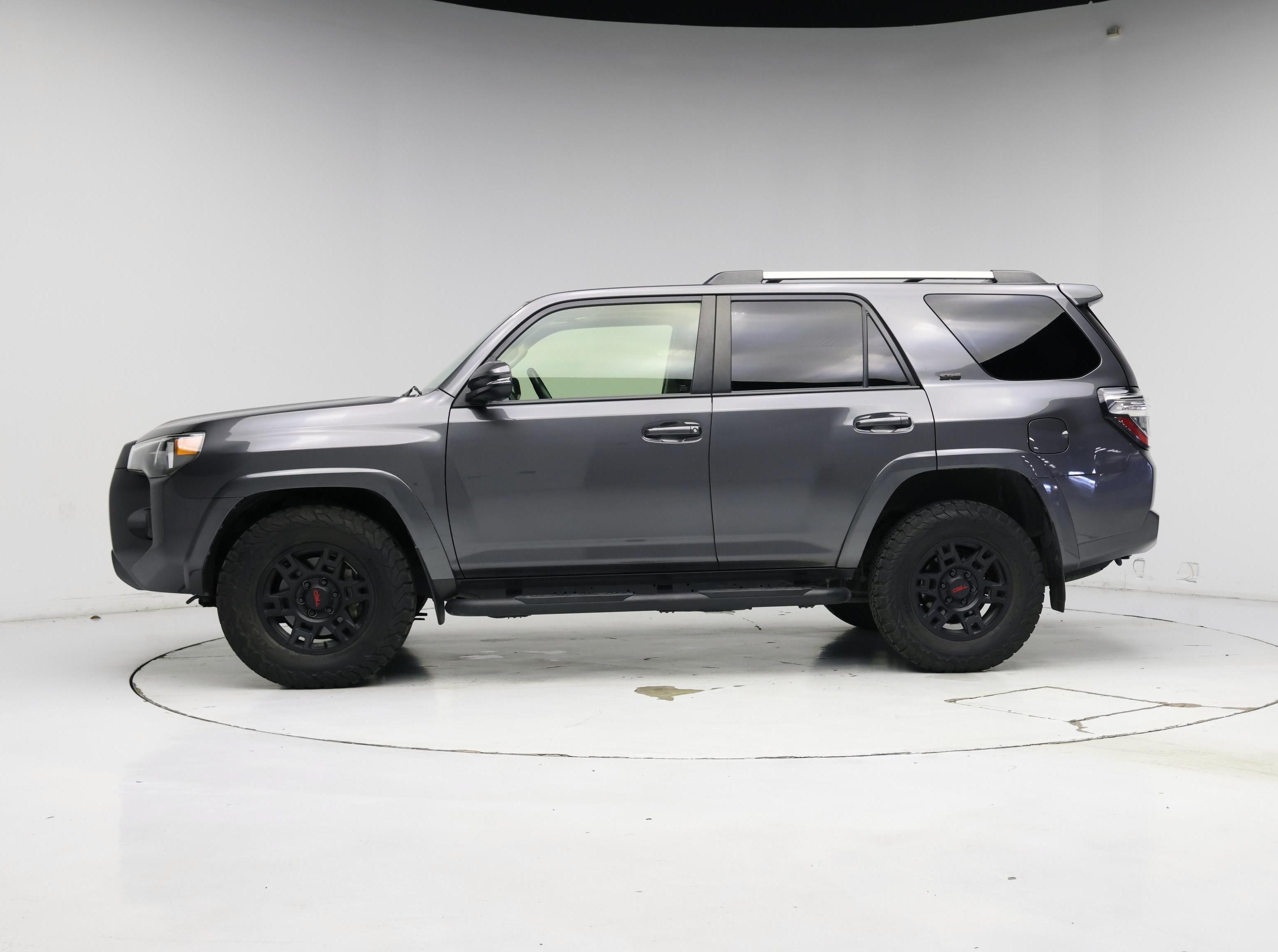 Thumbnail: 2022 Toyota 4Runner - 3