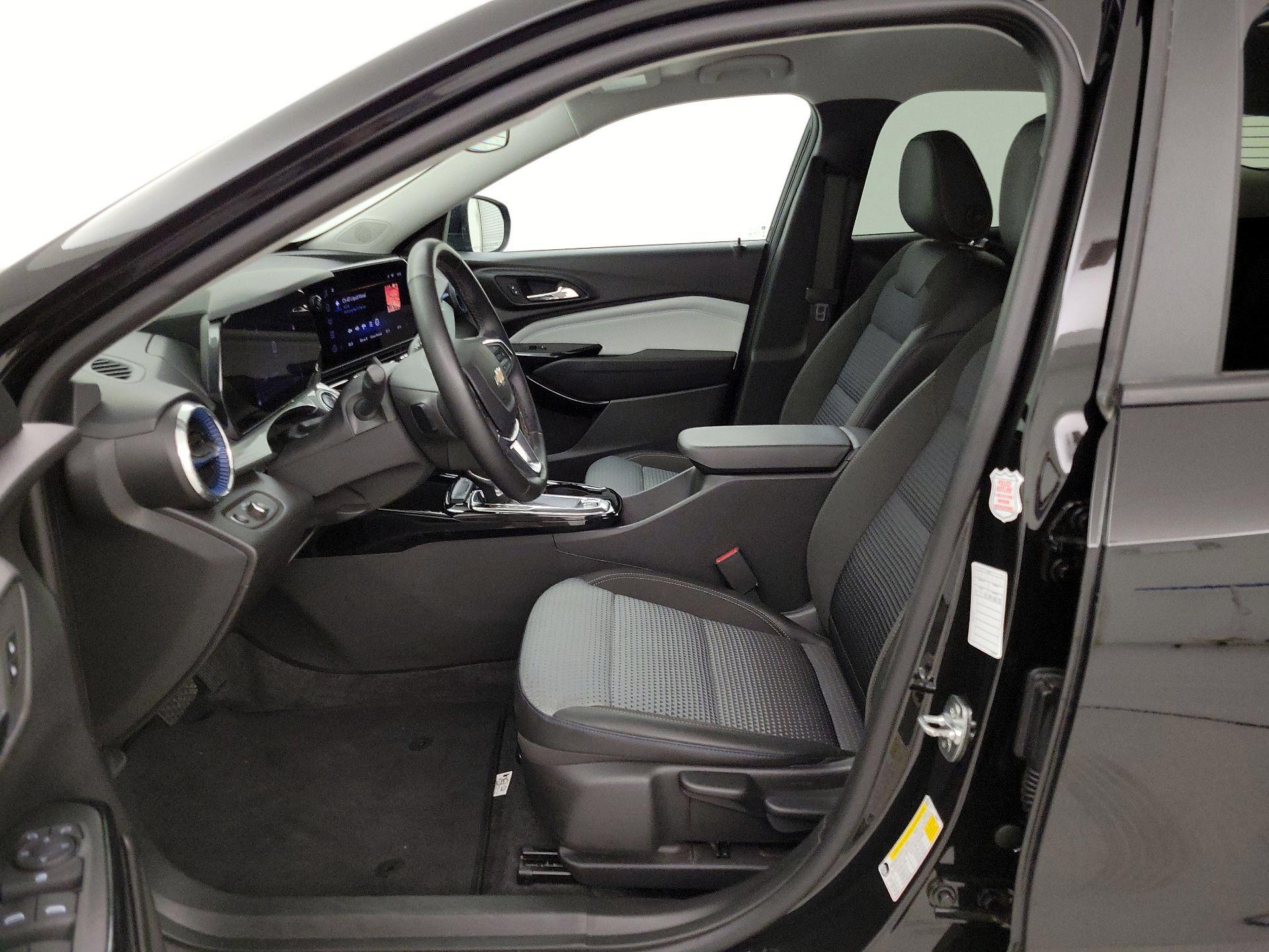 Thumbnail: 2025 Chevrolet Trax - 11