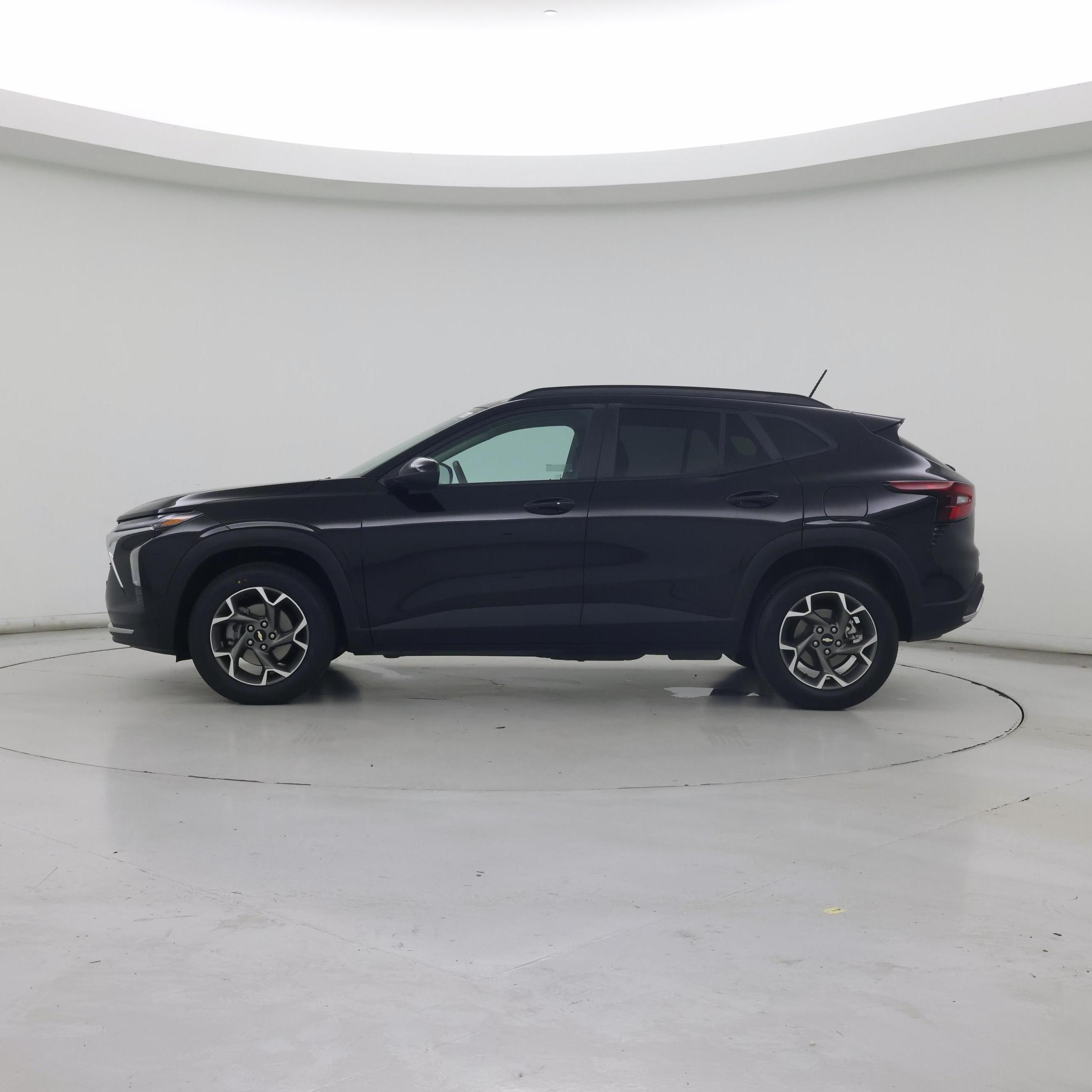Thumbnail: 2025 Chevrolet Trax - 3