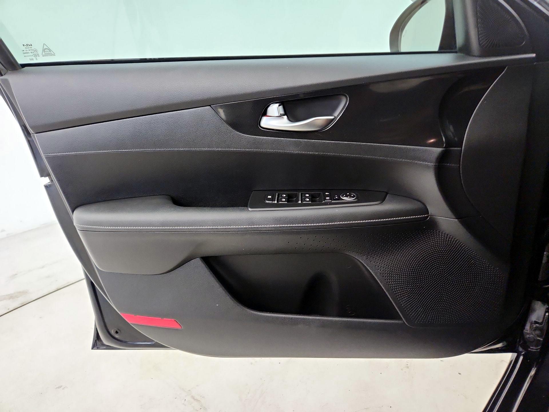 Thumbnail: 2023 Kia Forte - 12