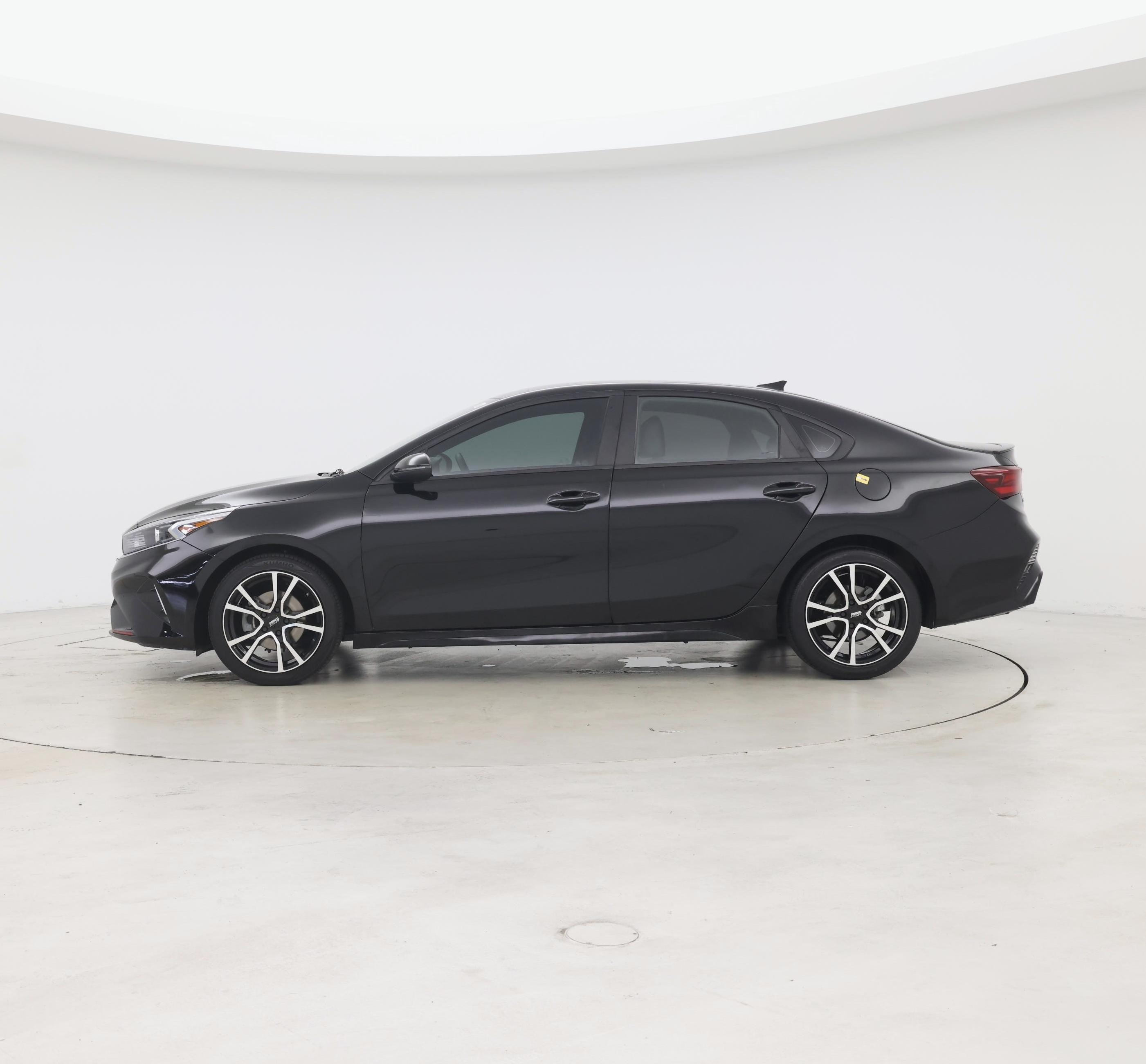 Thumbnail: 2023 Kia Forte - 3
