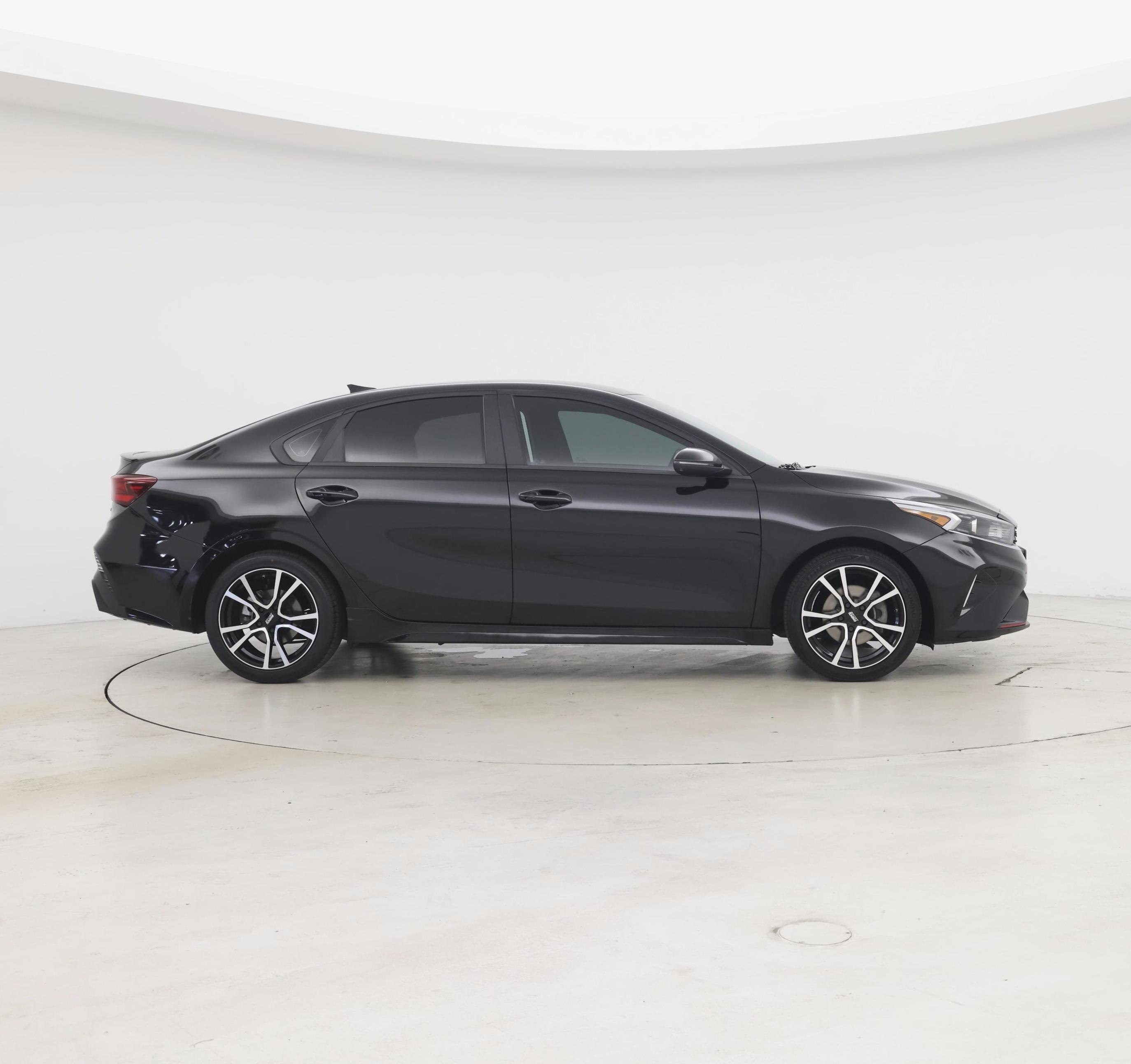 Thumbnail: 2023 Kia Forte - 7