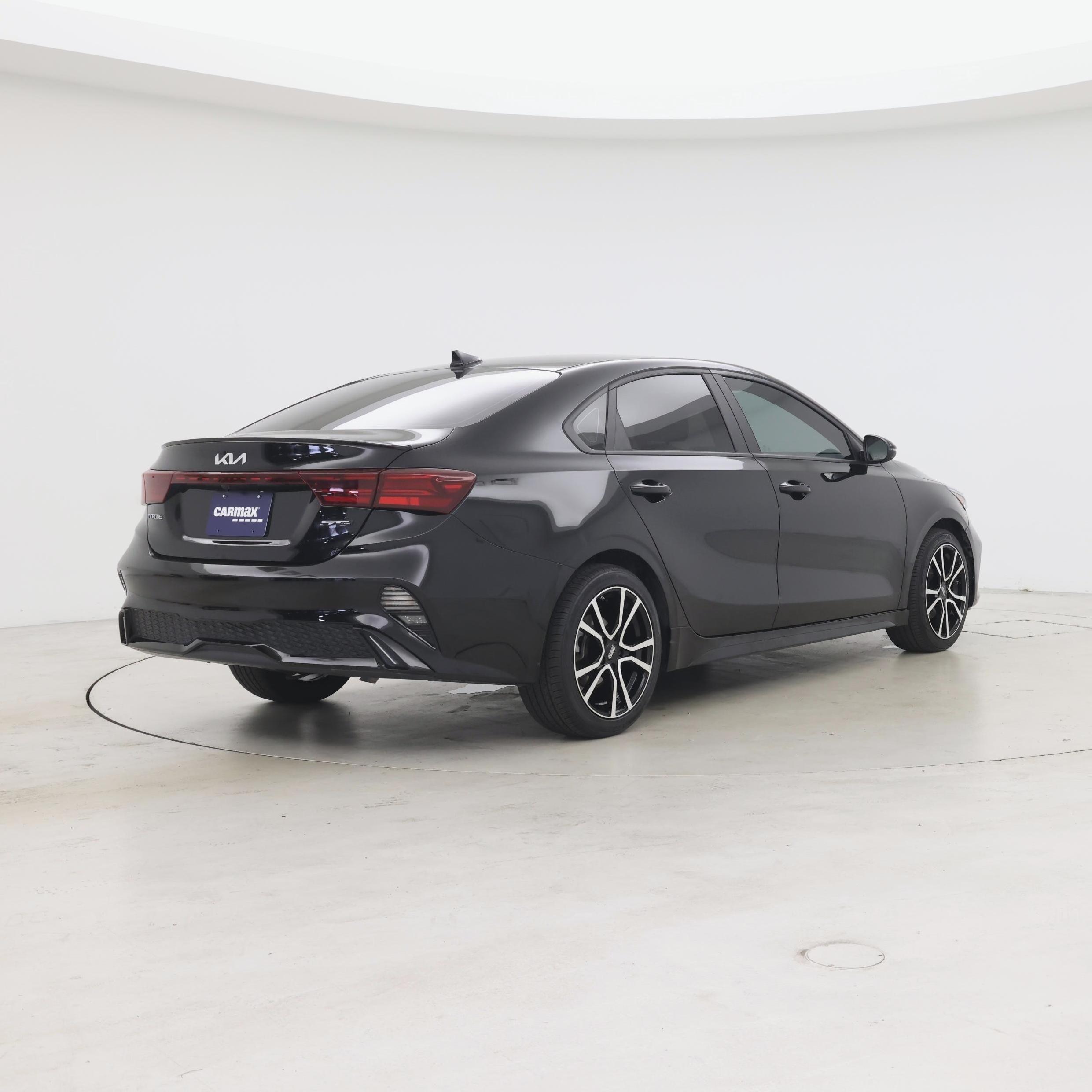 Thumbnail: 2023 Kia Forte - 8