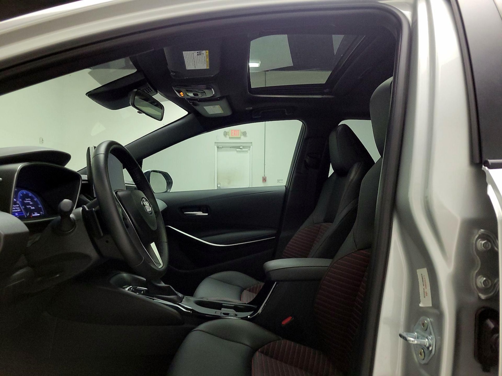 Sunroof(s) & Overhead Airbags