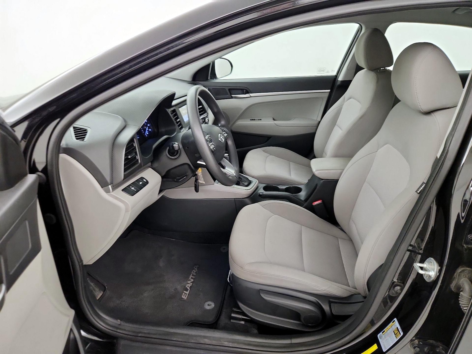 2020 Hyundai Elantra SE - Photo 12