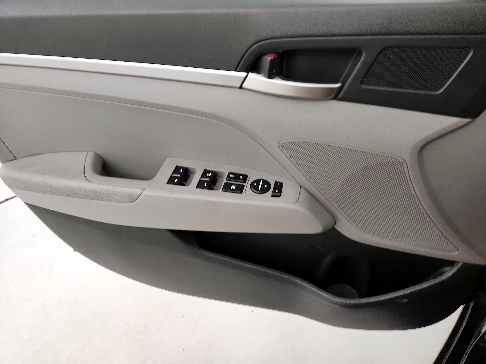 2020 Hyundai Elantra SE - Photo 13