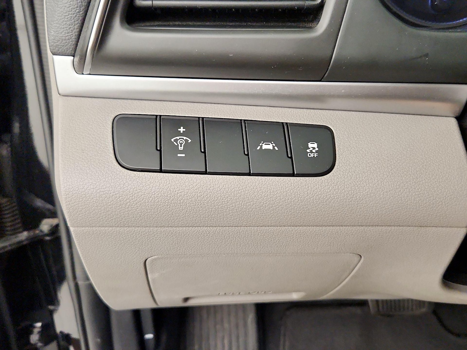 2020 Hyundai Elantra SE - Photo 14