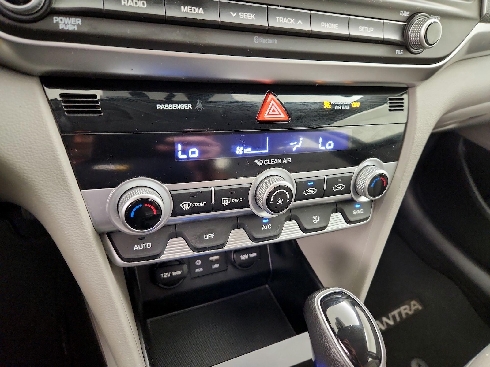 2020 Hyundai Elantra SE - Photo 17