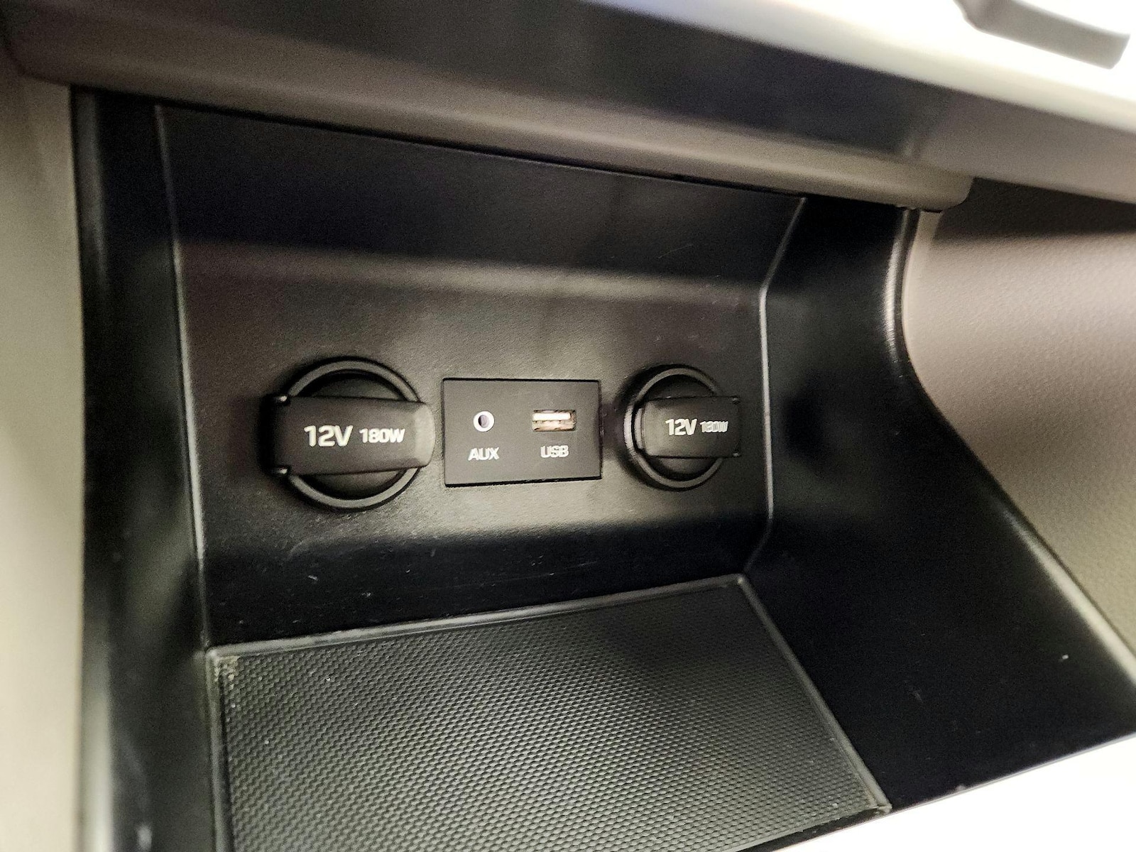 2020 Hyundai Elantra SE - Photo 19