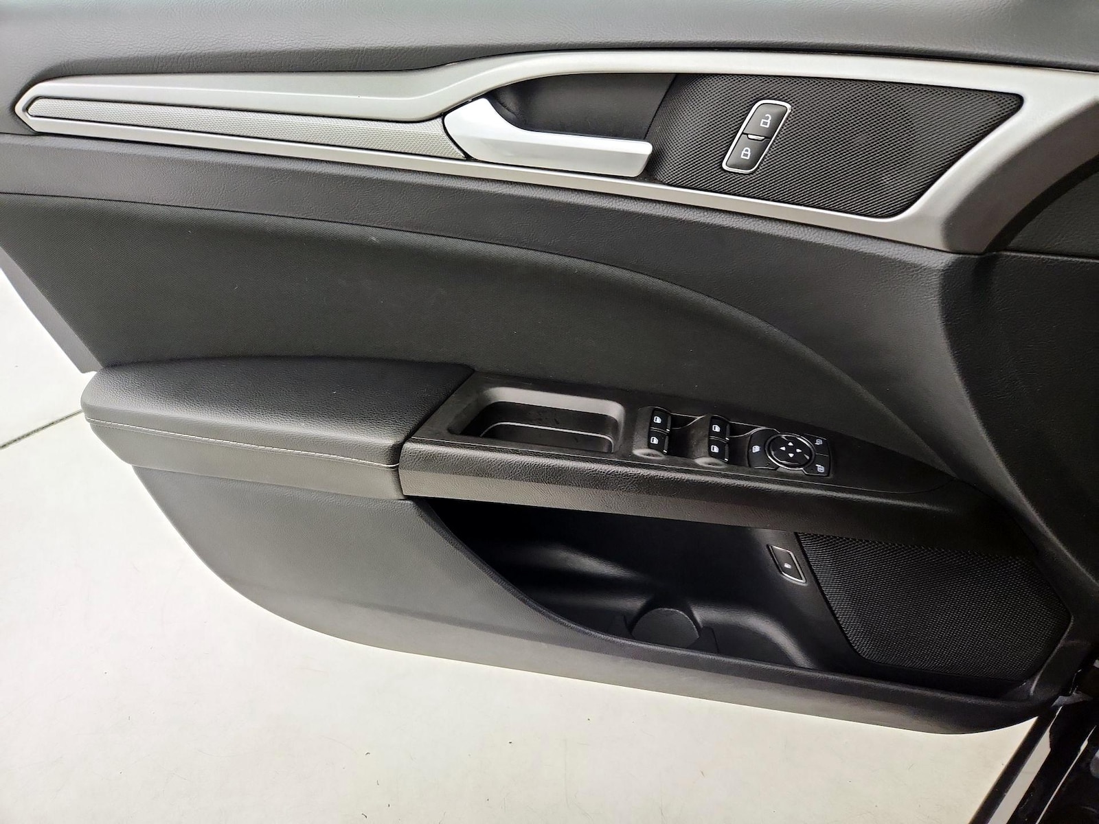 2019 Ford Fusion Hybrid SE - Photo 13