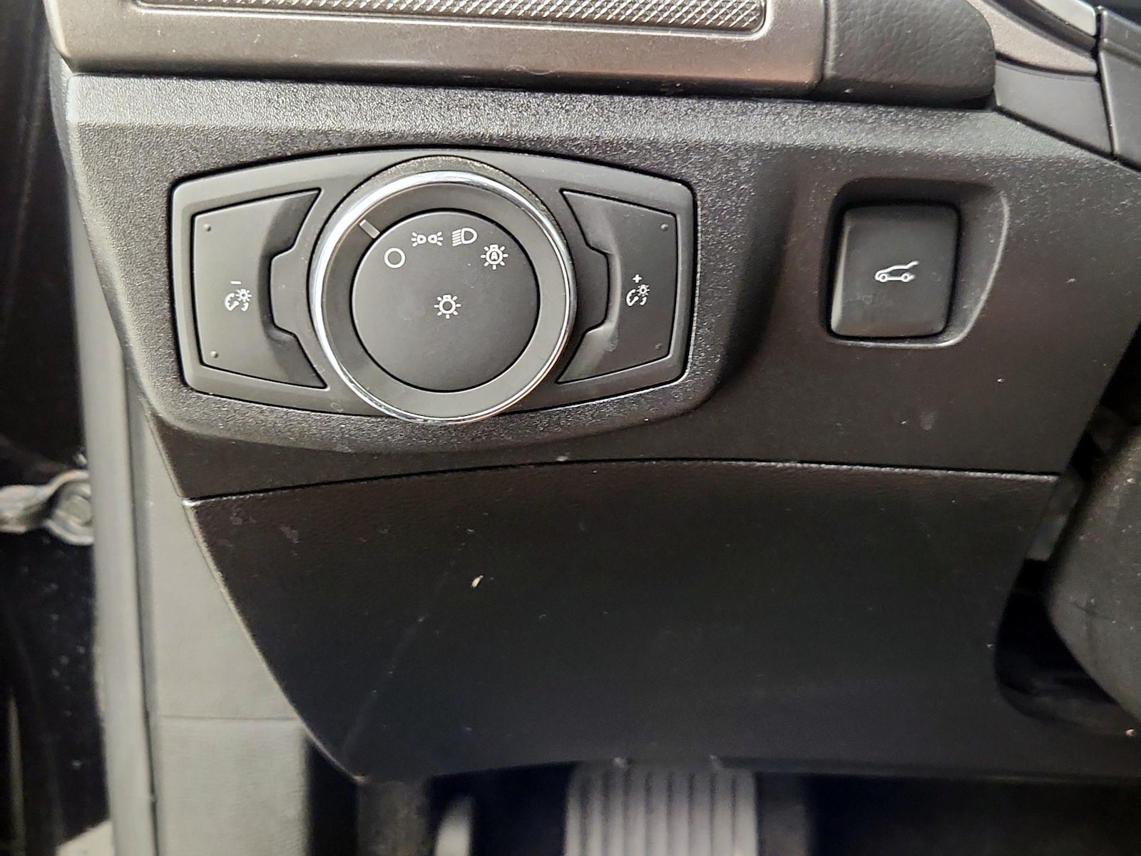 2019 Ford Fusion Hybrid SE - Photo 14