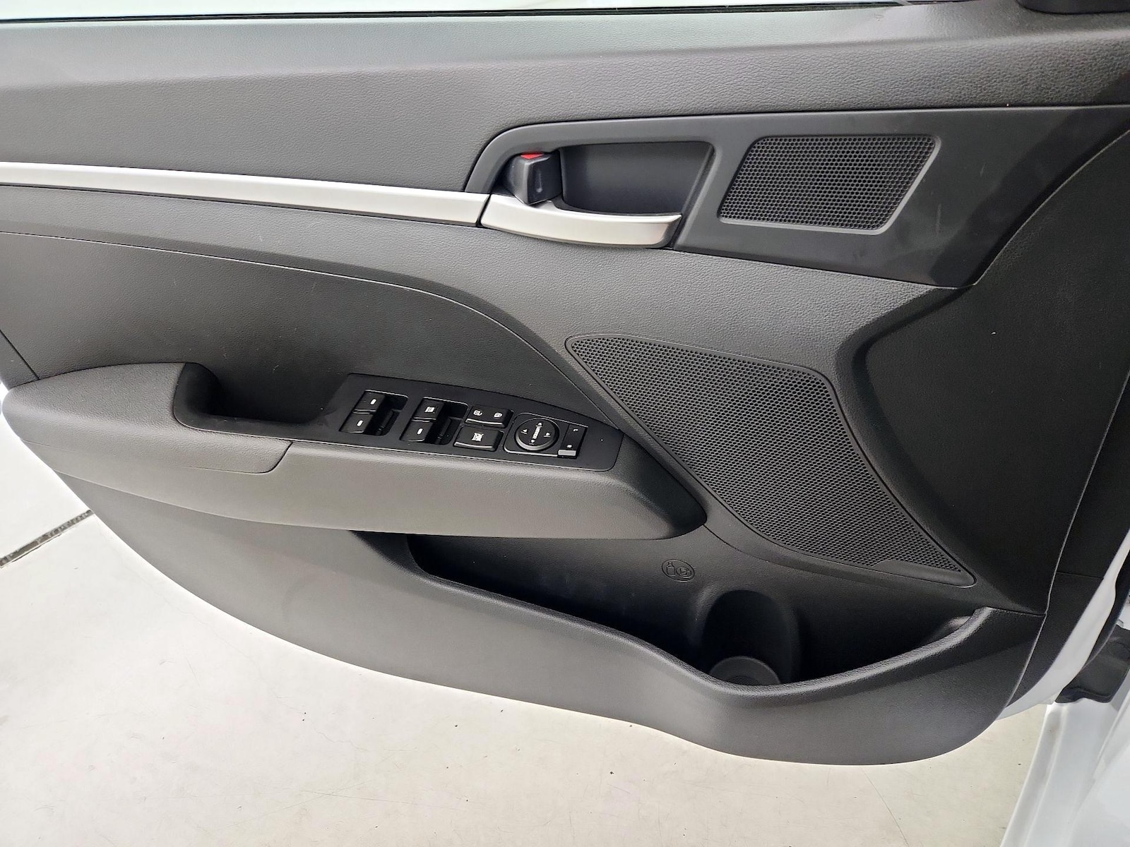 2020 Hyundai Elantra SE - Photo 13