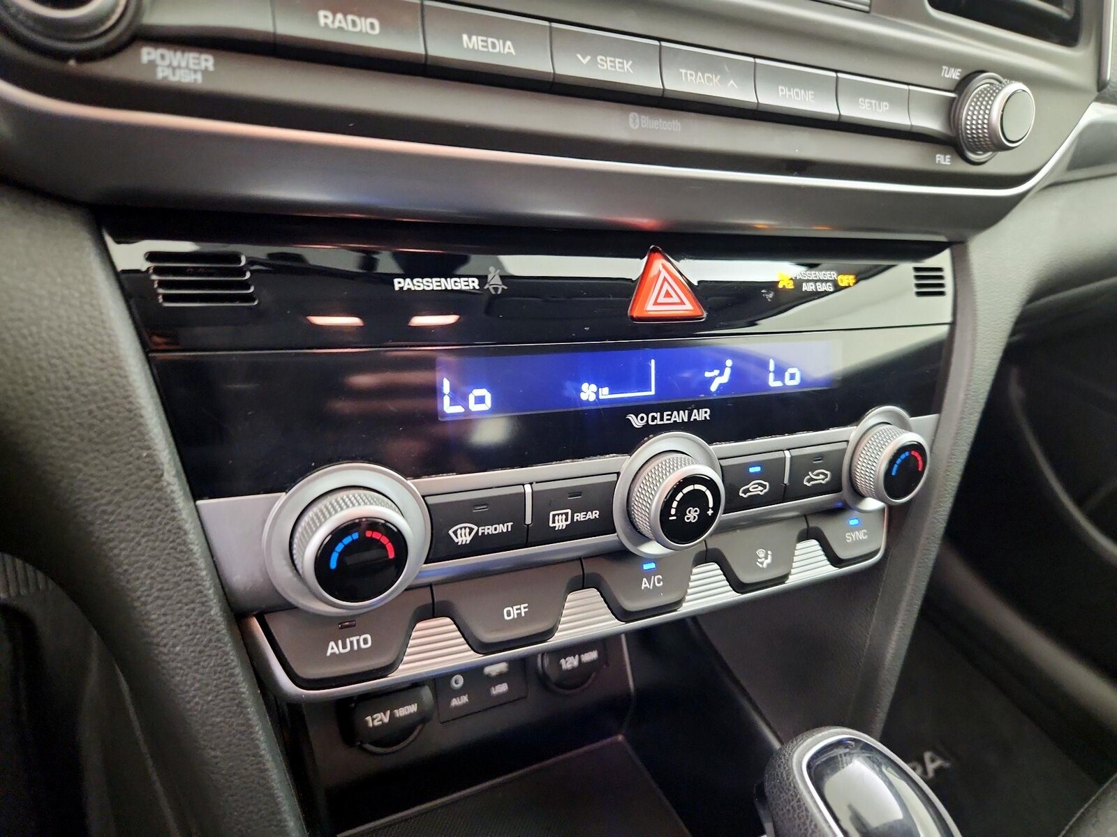 2020 Hyundai Elantra SE - Photo 17