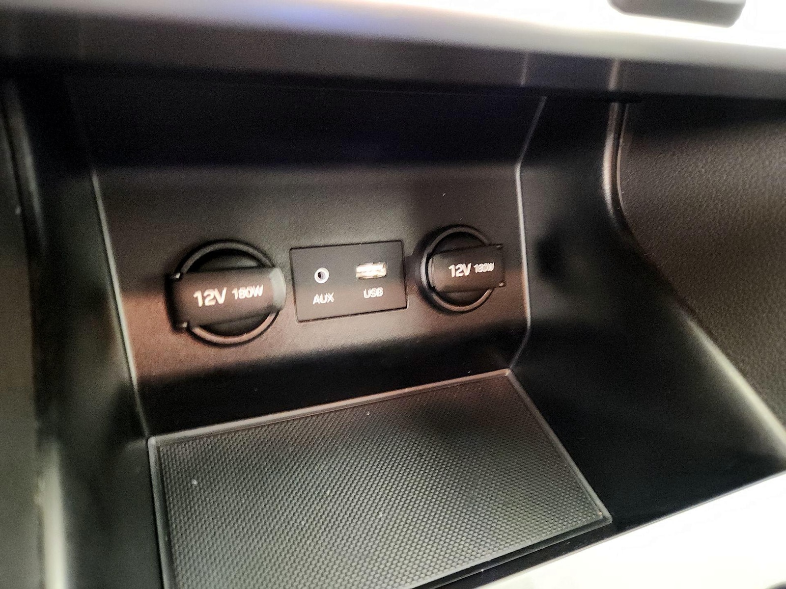 2020 Hyundai Elantra SE - Photo 19