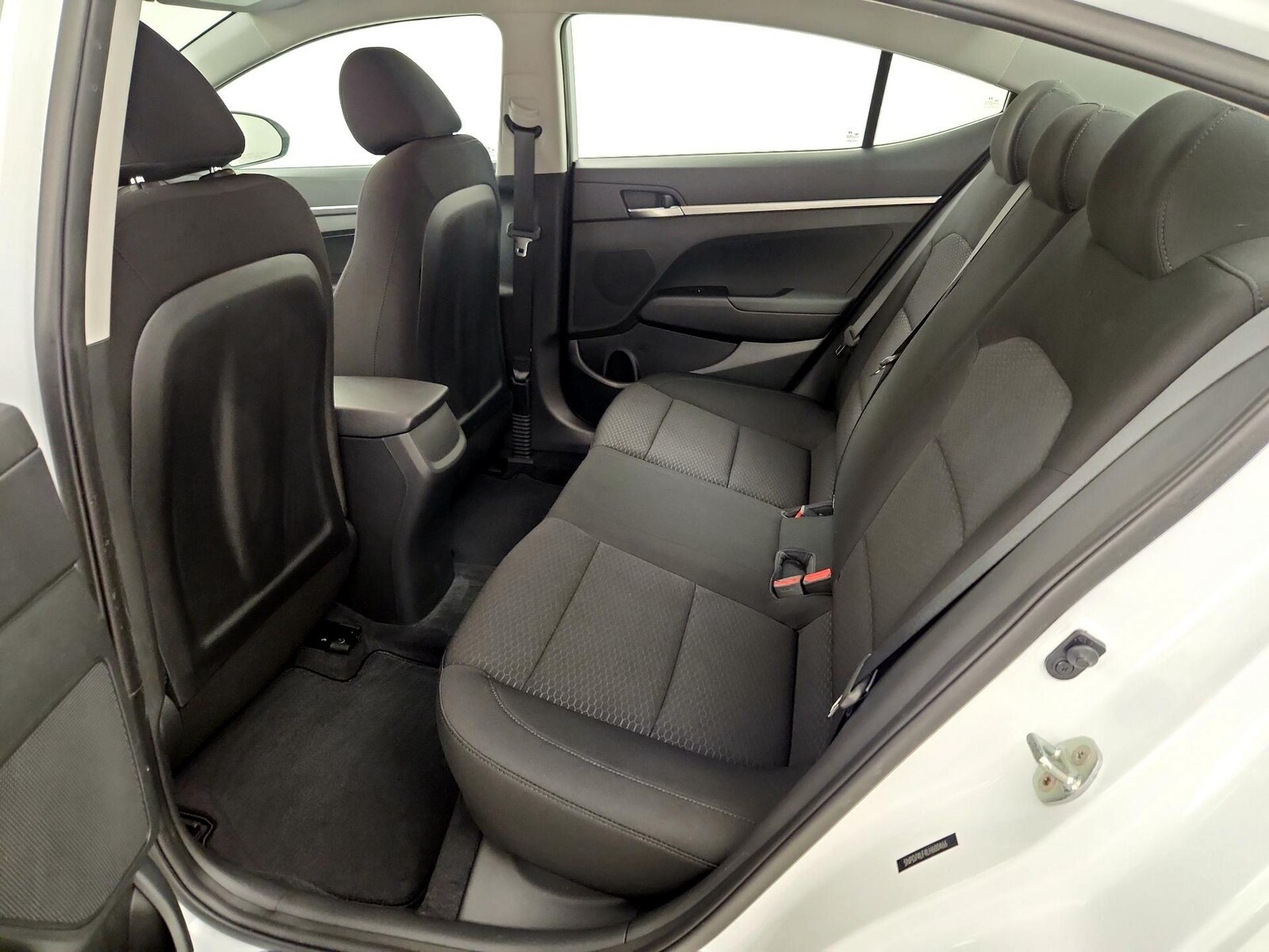2020 Hyundai Elantra SE - Photo 20