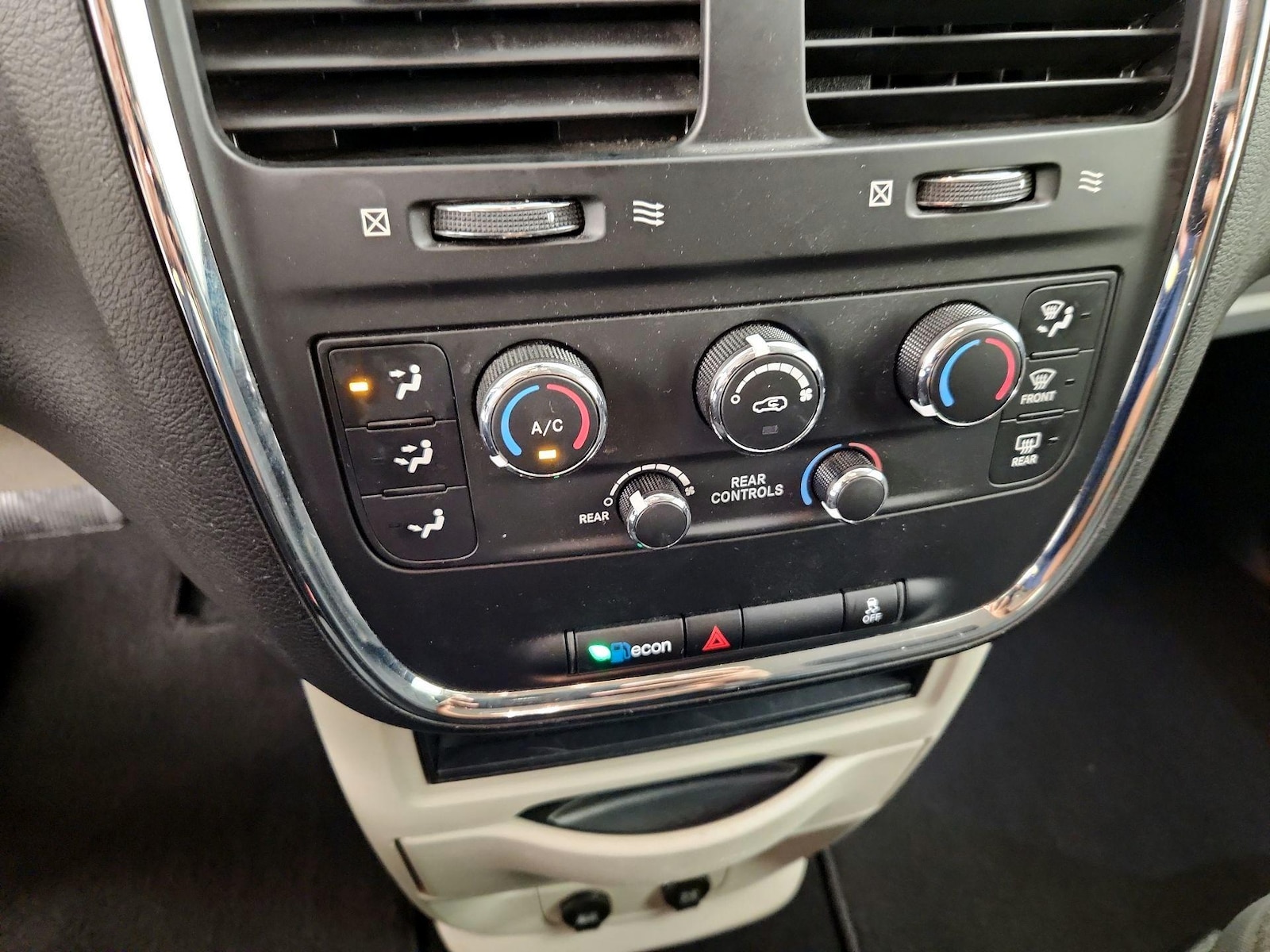 2019 Dodge Grand Caravan SE - Photo 17
