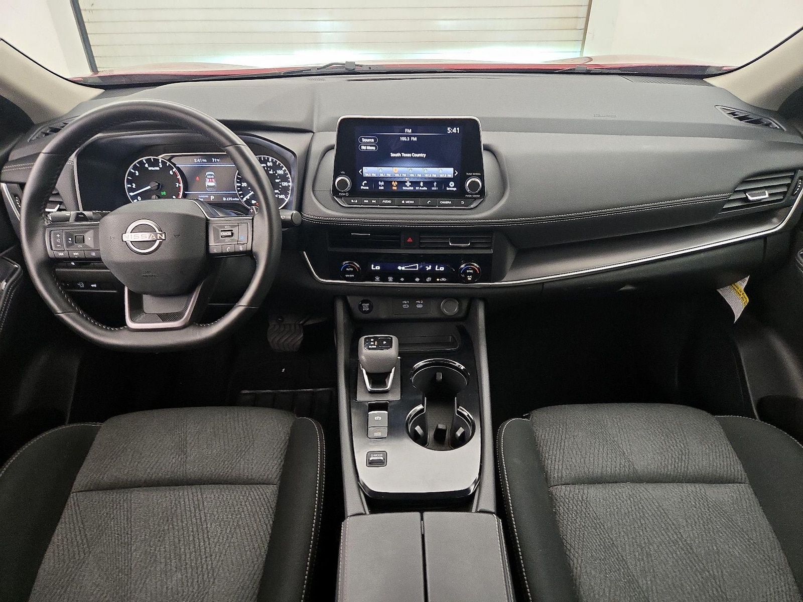2025 Nissan Rogue SV - Photo 10