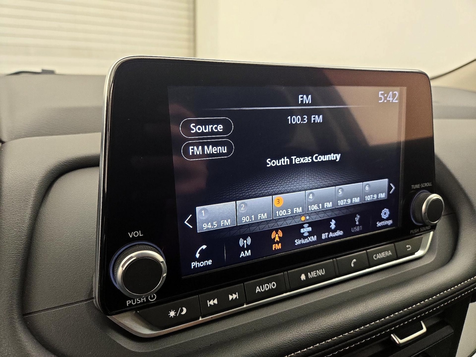 2025 Nissan Rogue SV - Photo 16