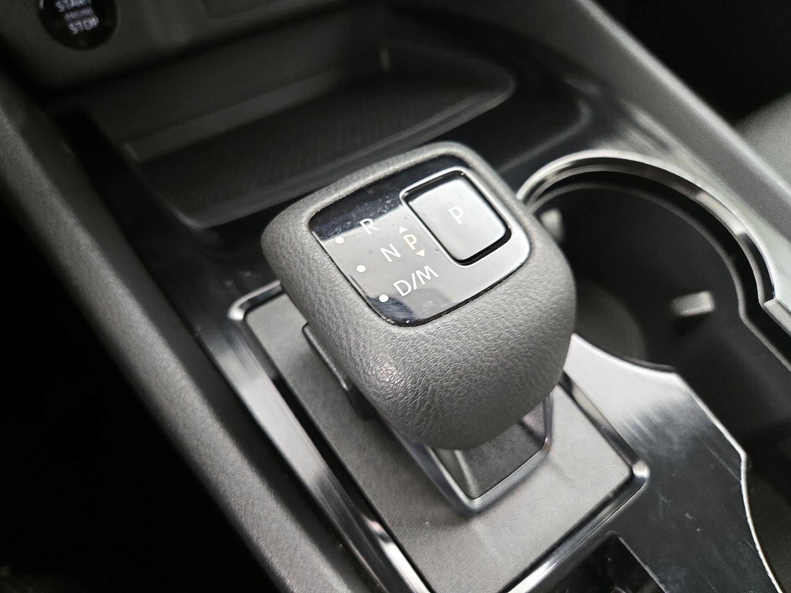 2025 Nissan Rogue SV - Photo 18