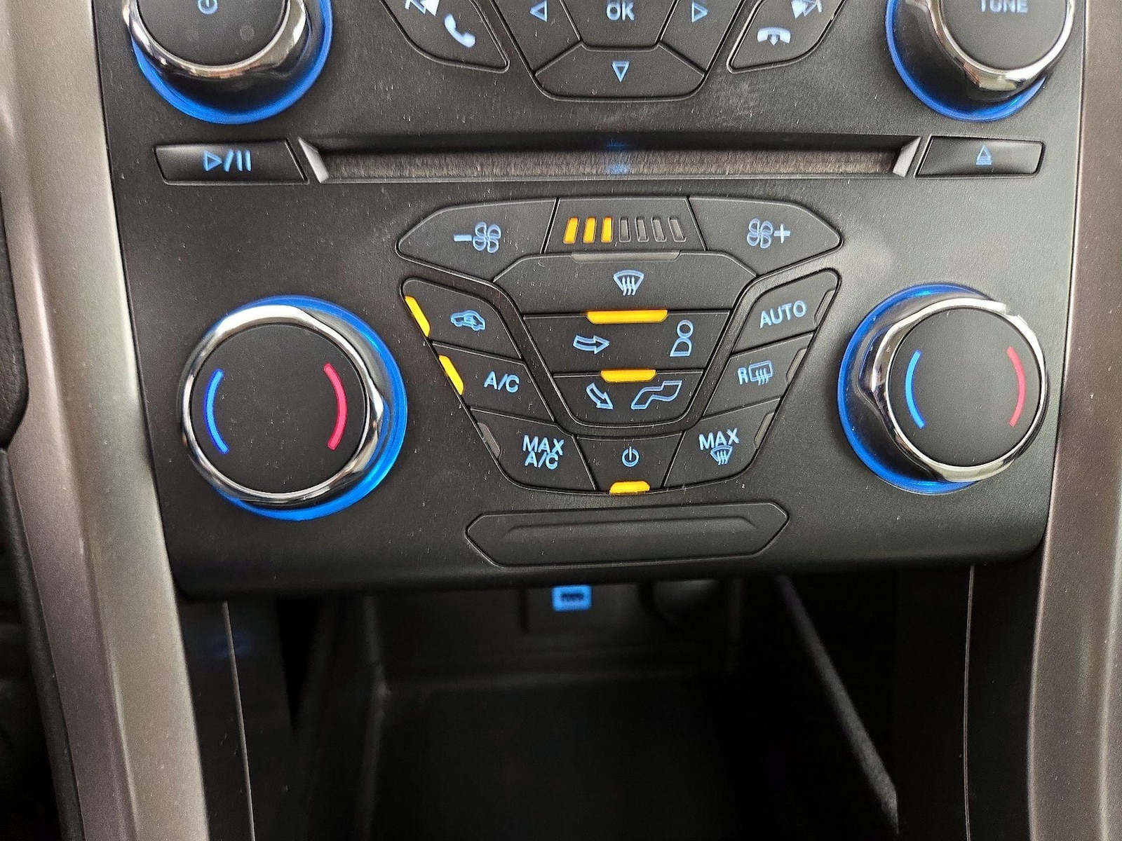2018 Ford Fusion Hybrid S - Photo 17