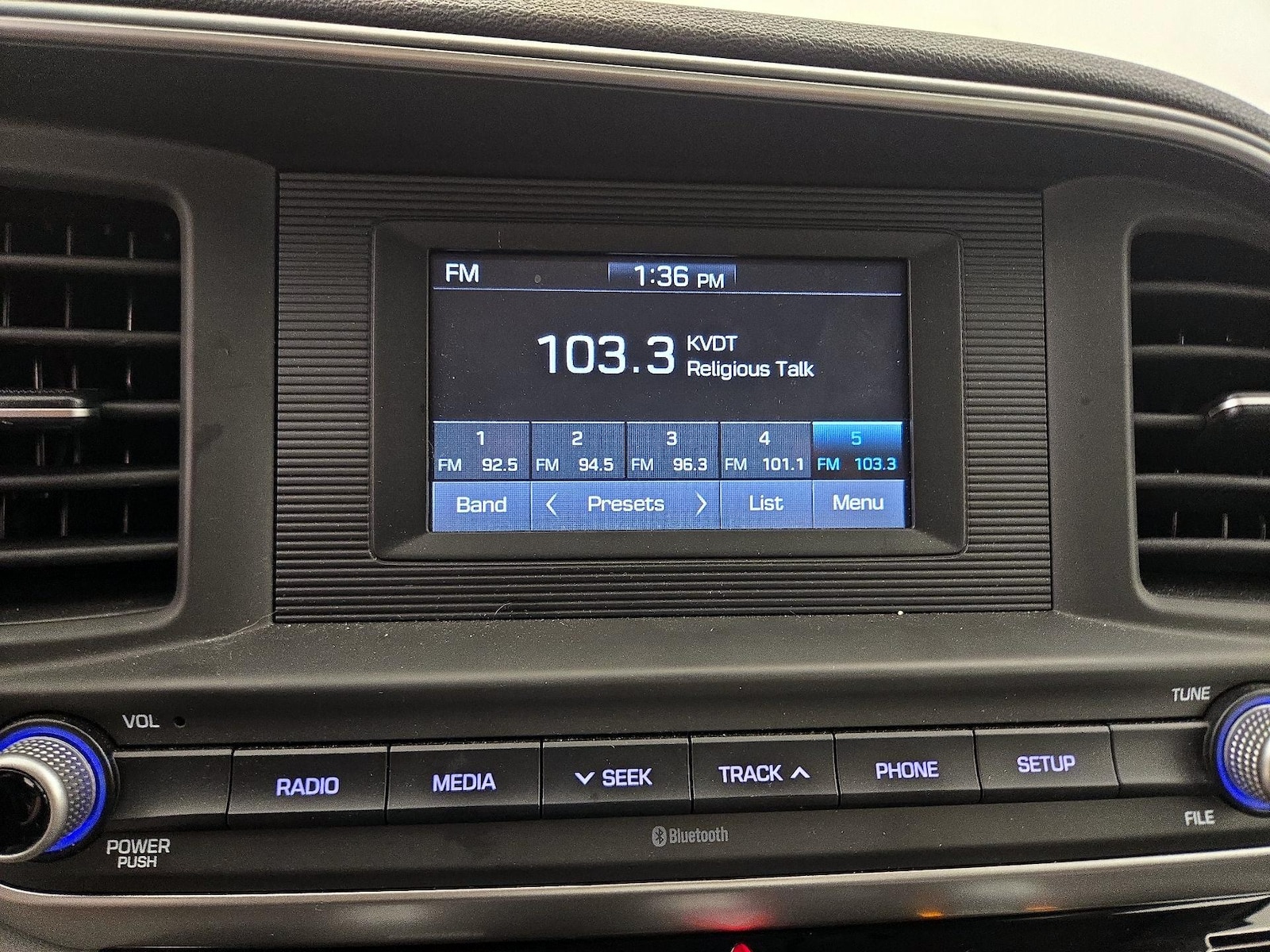 2020 Hyundai Elantra SE - Photo 16