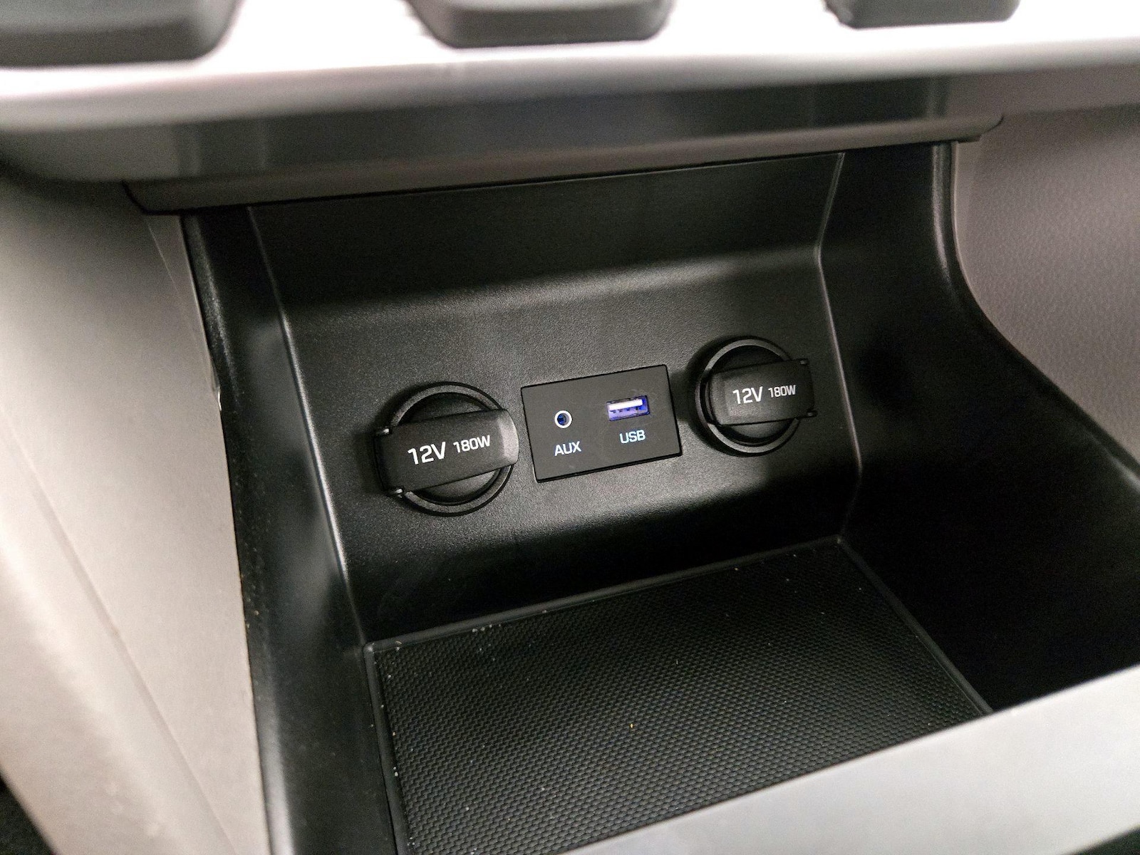 2020 Hyundai Elantra SE - Photo 19