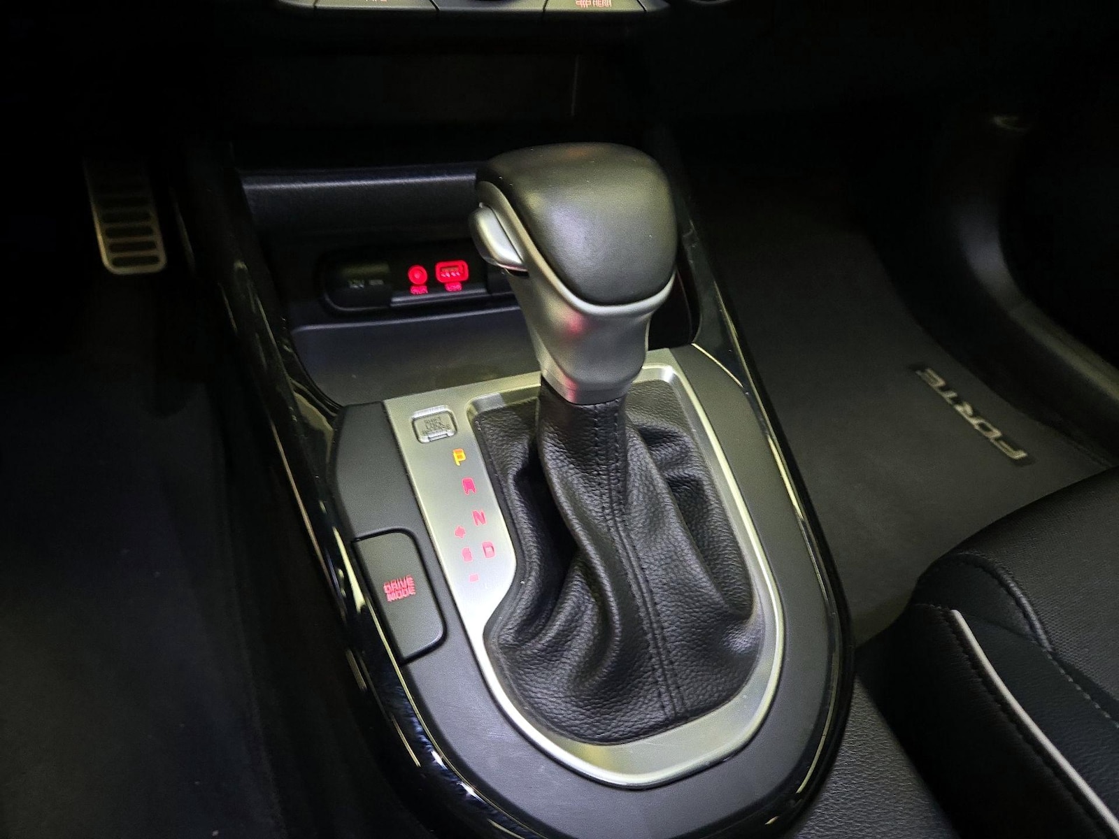 2021 Kia Forte GT-Line - Photo 18