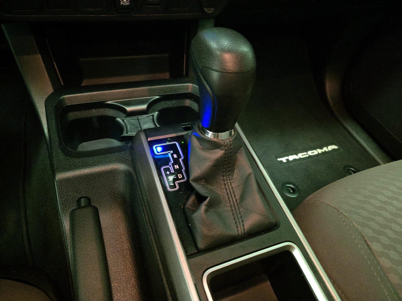 2022 Toyota Tacoma SR5 - Photo 18