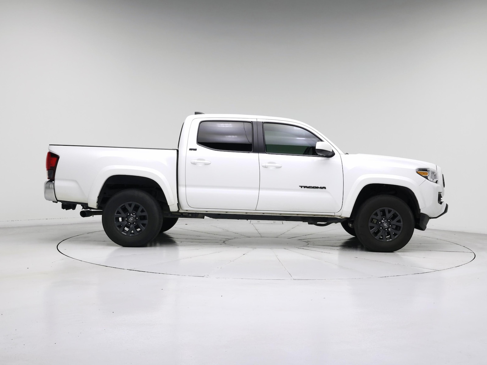 2022 Toyota Tacoma SR5 - Photo 8