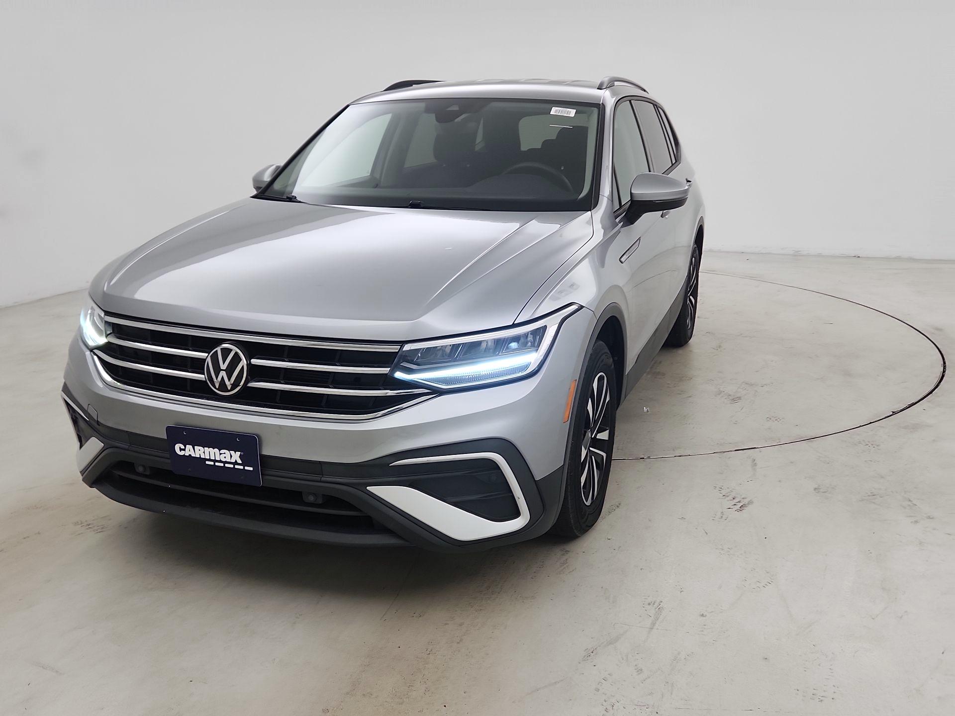 Thumbnail: 2023 Volkswagen Tiguan - 3