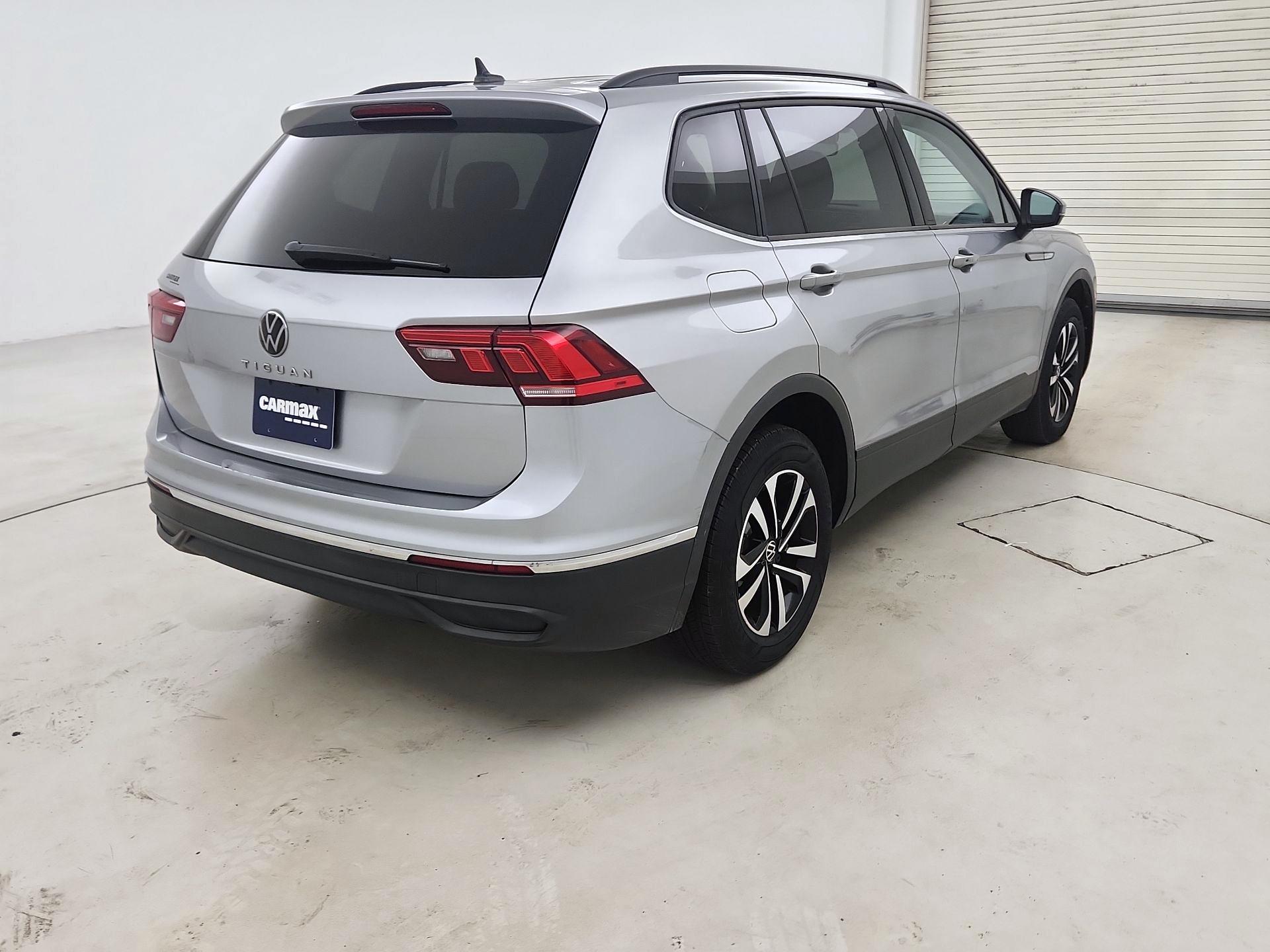 Thumbnail: 2023 Volkswagen Tiguan - 5