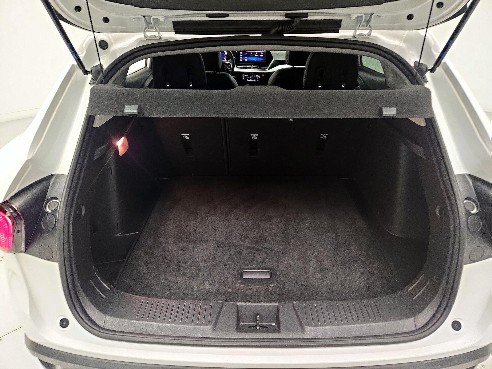 2025 Chevrolet Trax LT - Photo 21