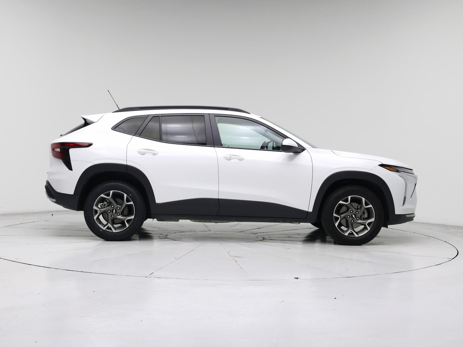 2025 Chevrolet Trax LT - Photo 8