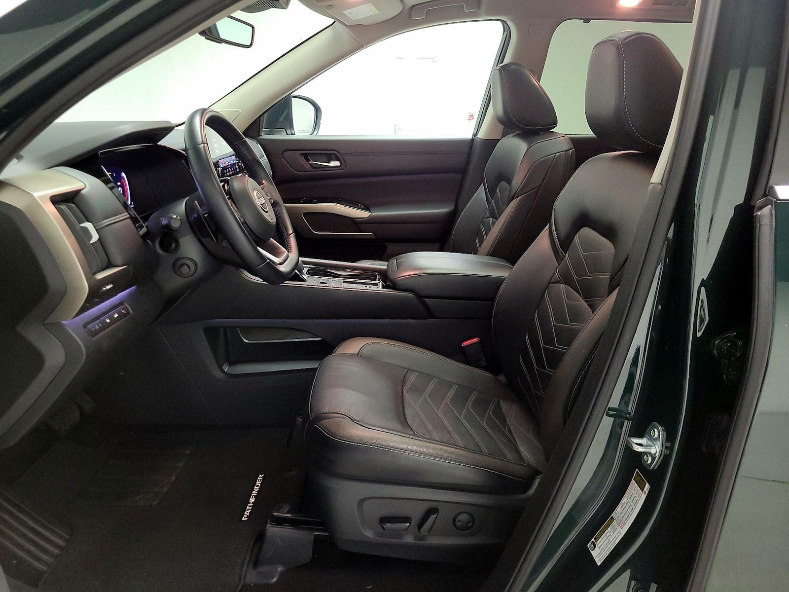 2024 Nissan Pathfinder Platinum - Photo 12