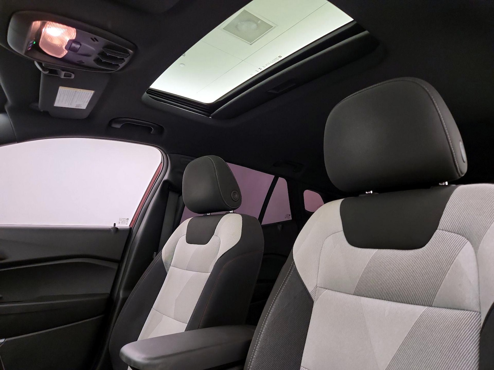 Sunroof(s) & Overhead Airbags
